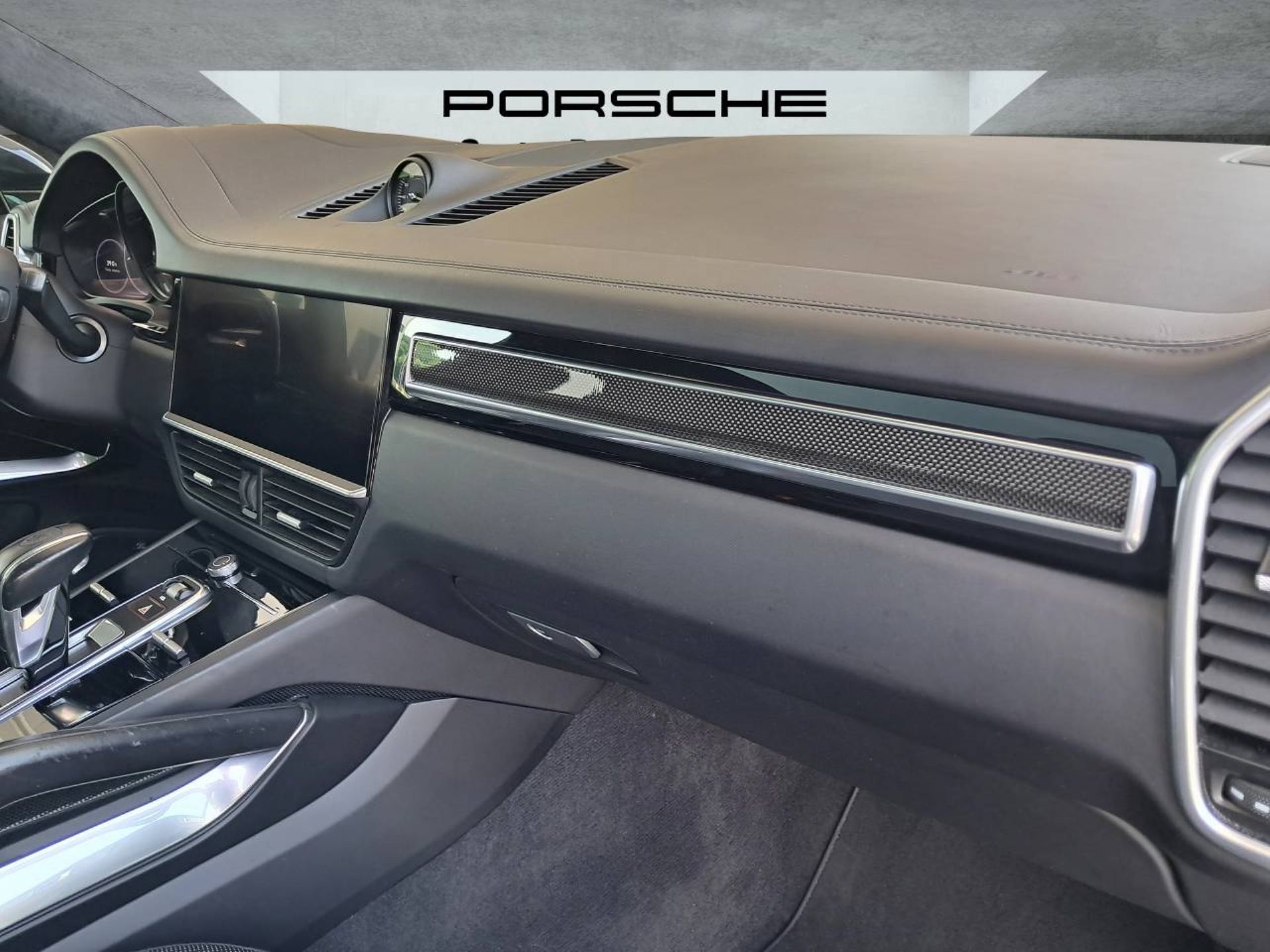 PORSCHE Cayenne Turbo S E-Hybrid Coupè-image-29
