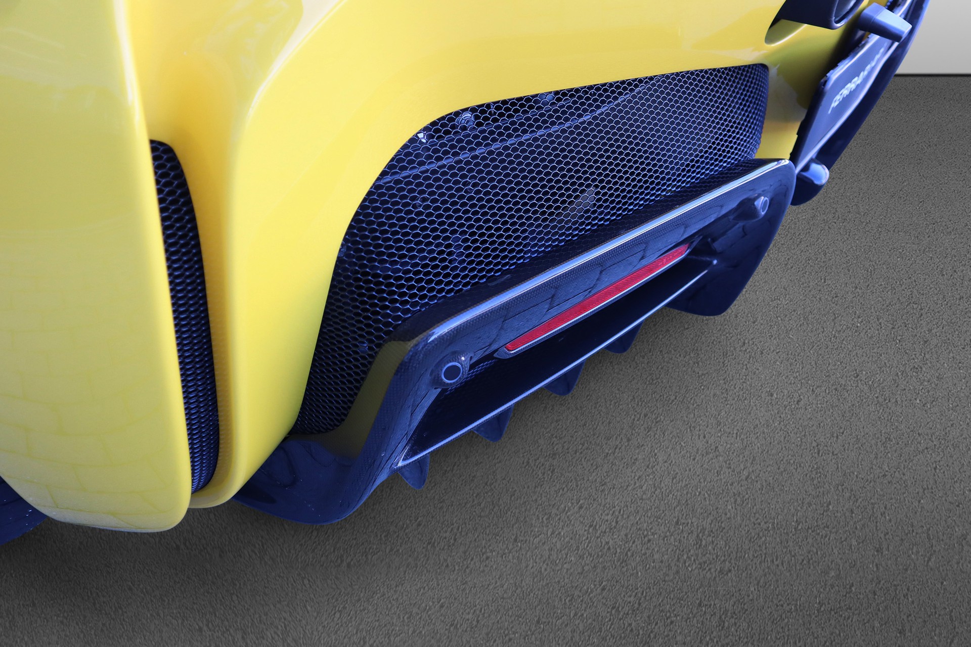 FERRARI SF90 Spider-image-10