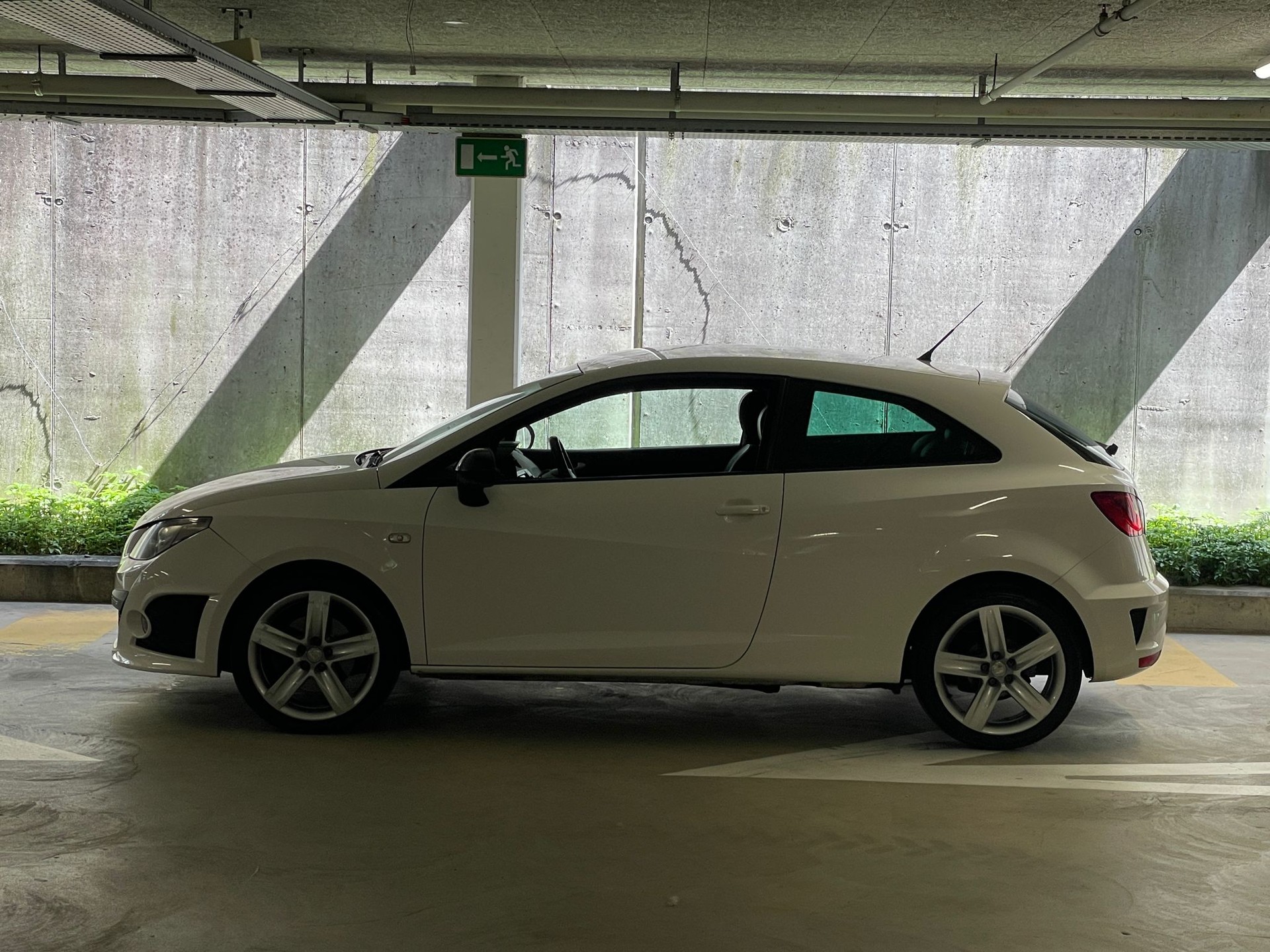 SEAT Ibiza SC 1.4 TSI Cupra DSG // MFK NEU-image-2