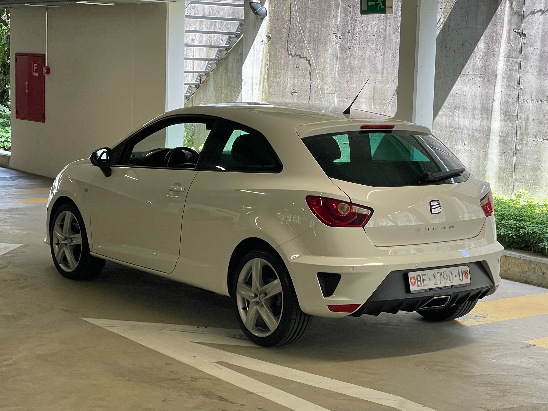 SEAT Ibiza SC 1.4 TSI Cupra DSG // MFK NEU-image-3