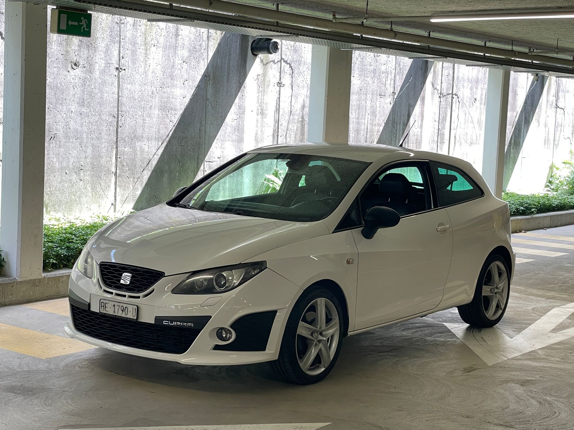 SEAT Ibiza SC 1.4 TSI Cupra DSG // MFK NEU-image-0