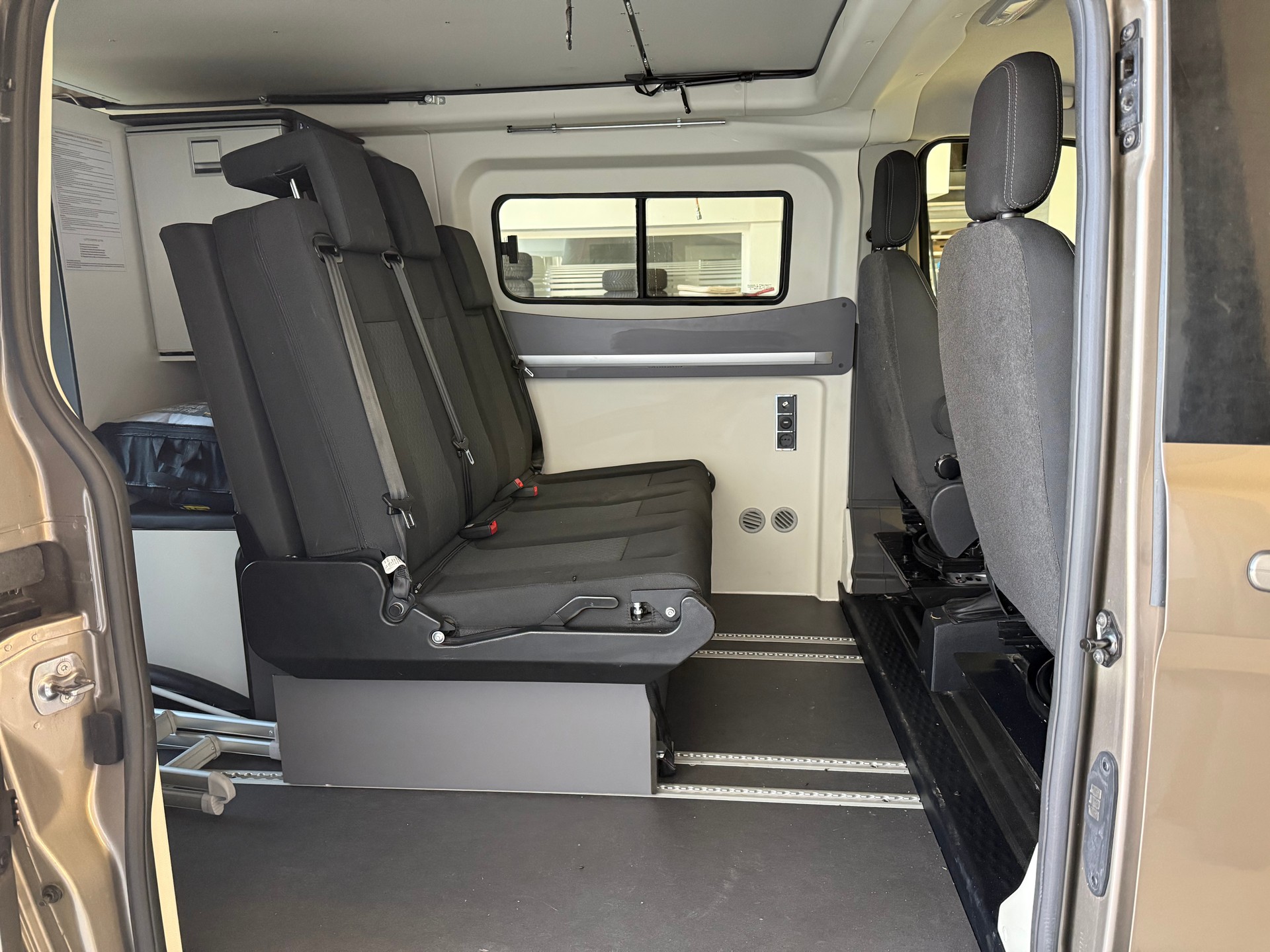 FORD Transit Custom Van 320 L2H1 Randger R530(M)-image-16