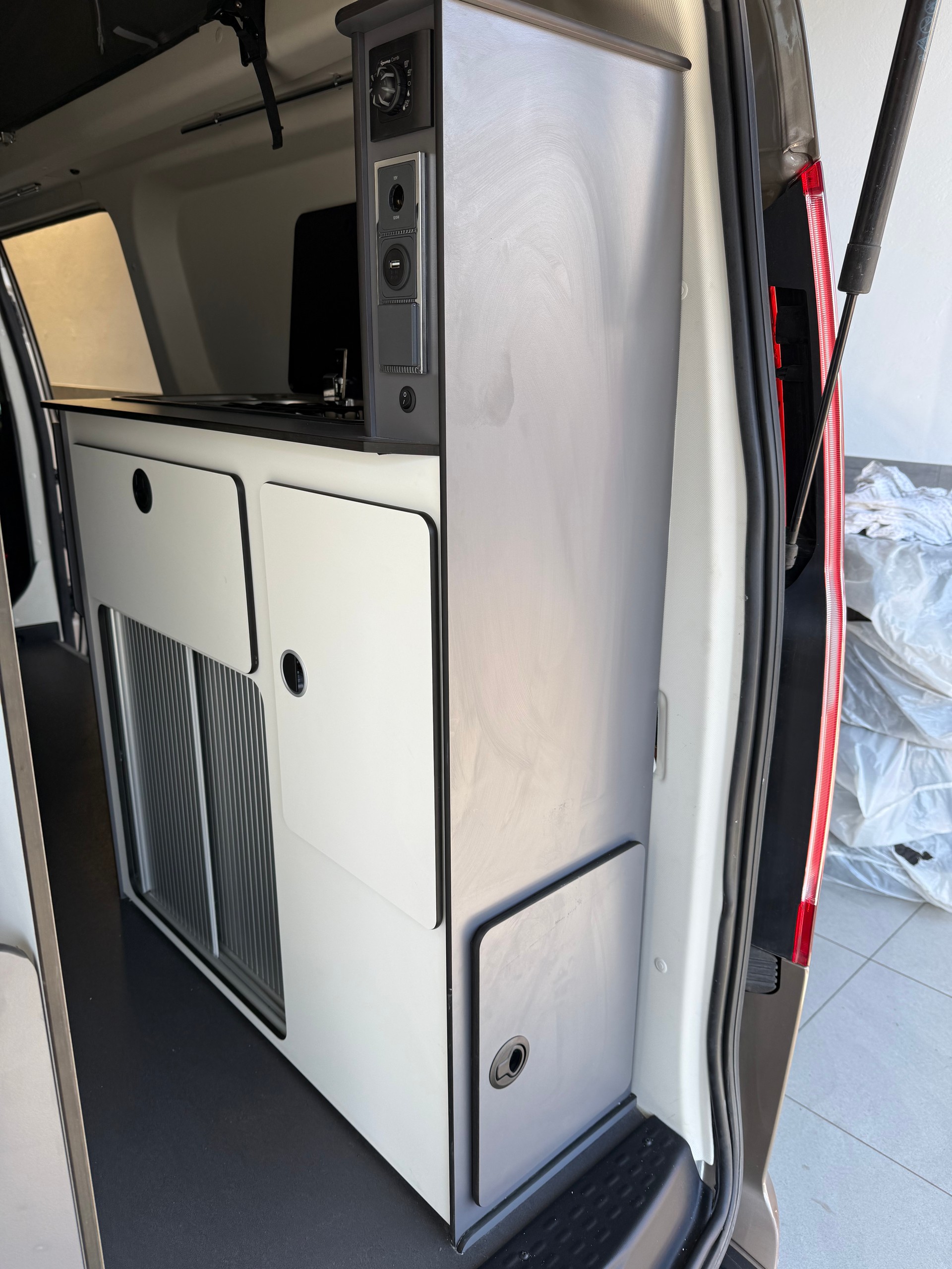 FORD Transit Custom Van 320 L2H1 Randger R530(M)-image-12