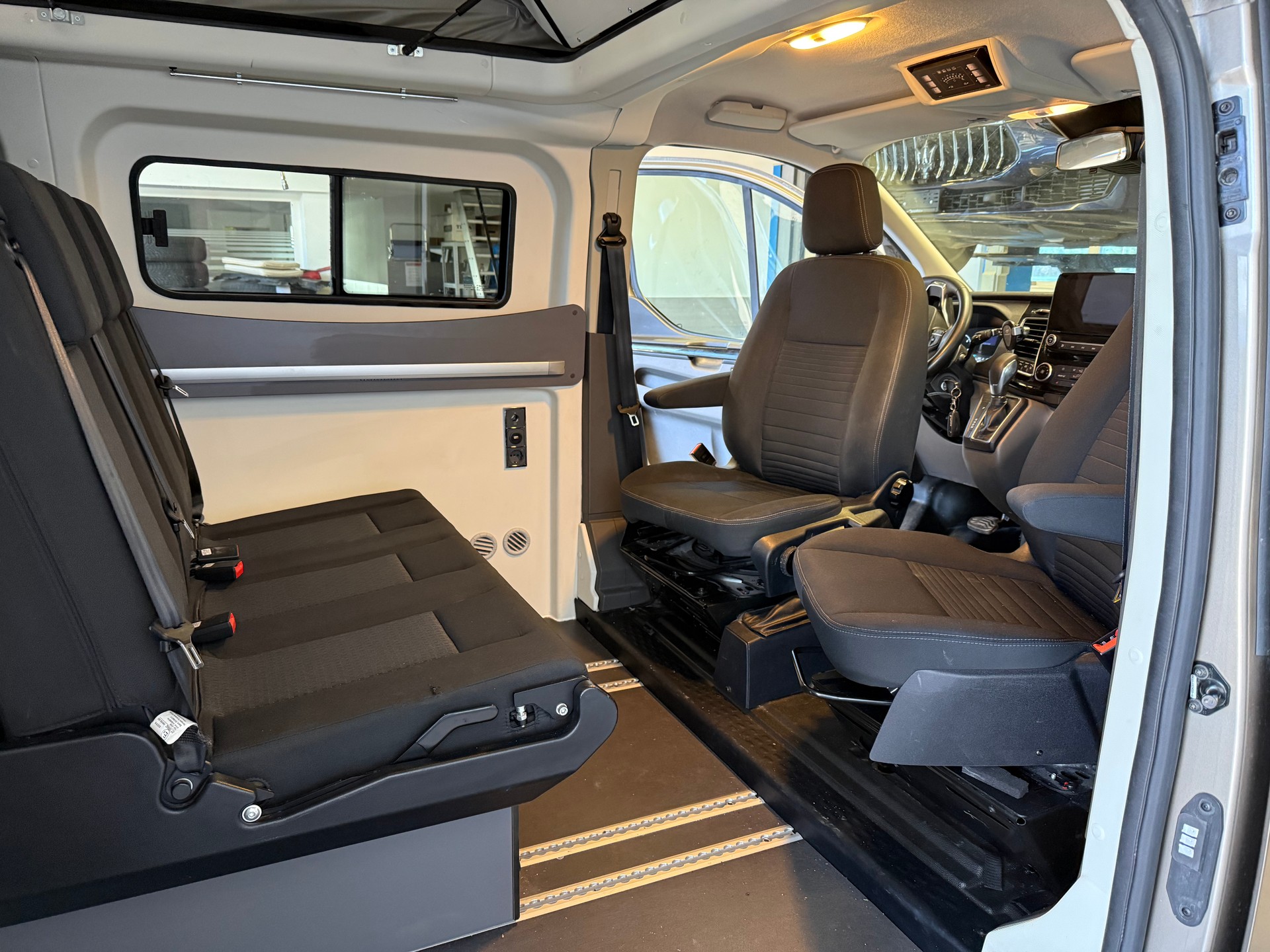 FORD Transit Custom Van 320 L2H1 Randger R530(M)-image-9