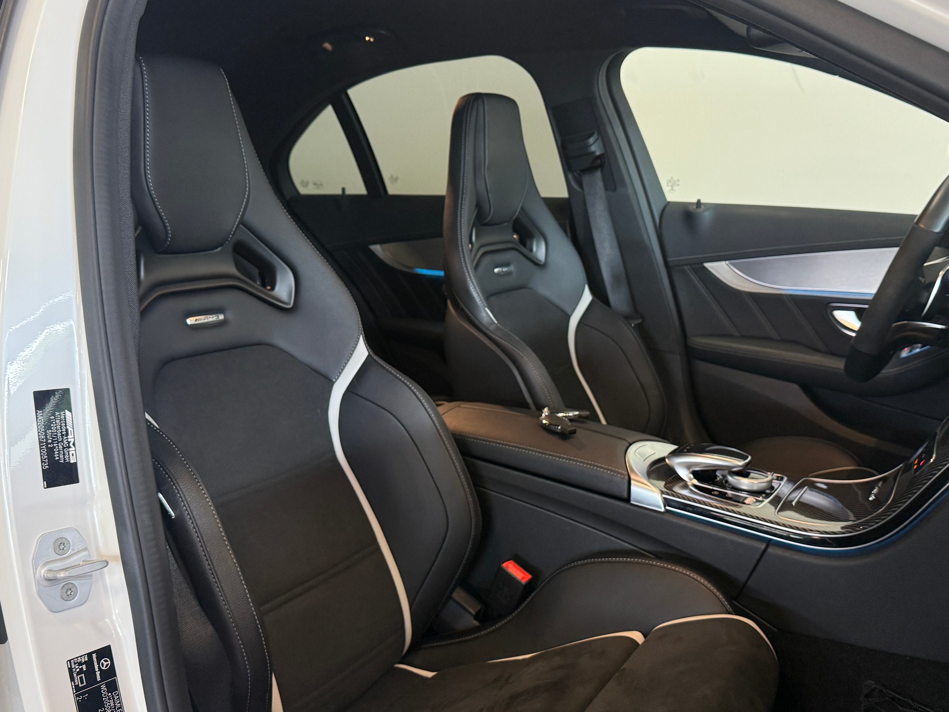 MERCEDES-BENZ C 63 S AMG Speedshift Edition One Spec-image-13