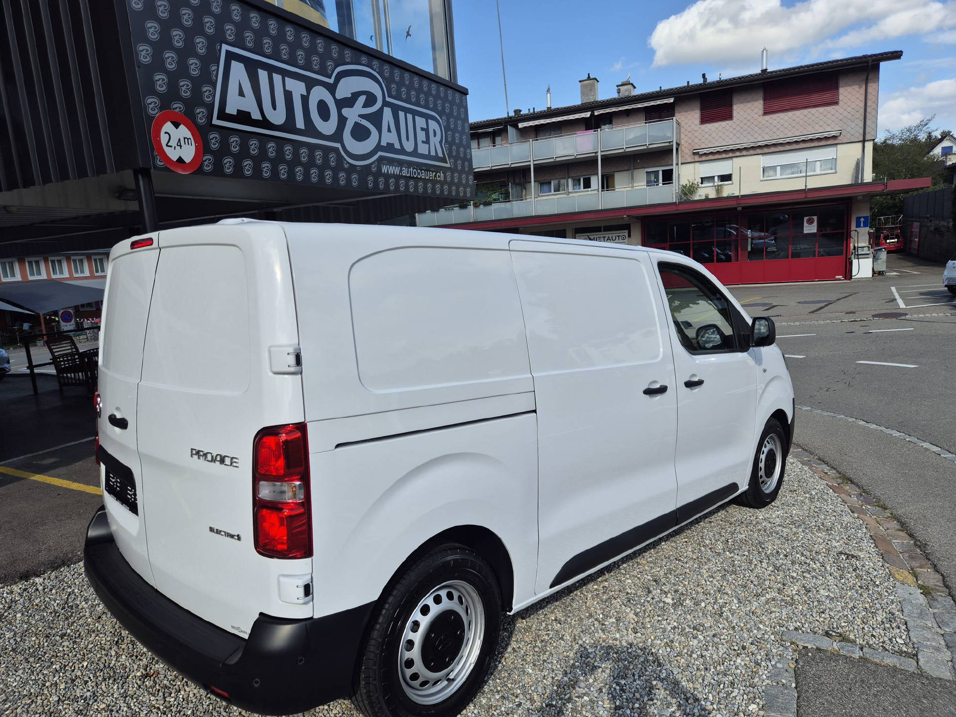 TOYOTA PROACE Van L1 75KWh Medium Active-image-4