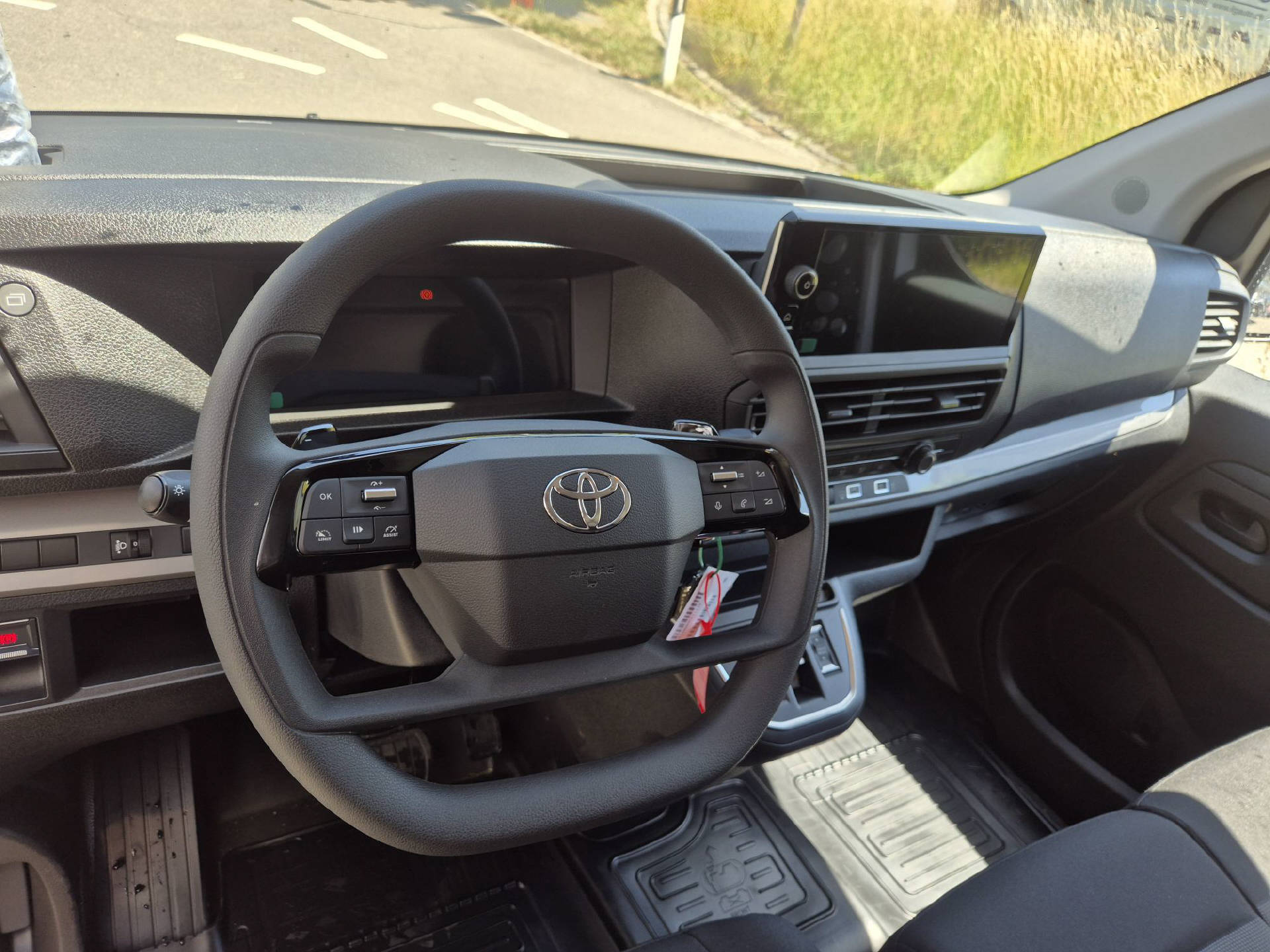 TOYOTA PROACE Van L2 75KWh Medium Active-image-9