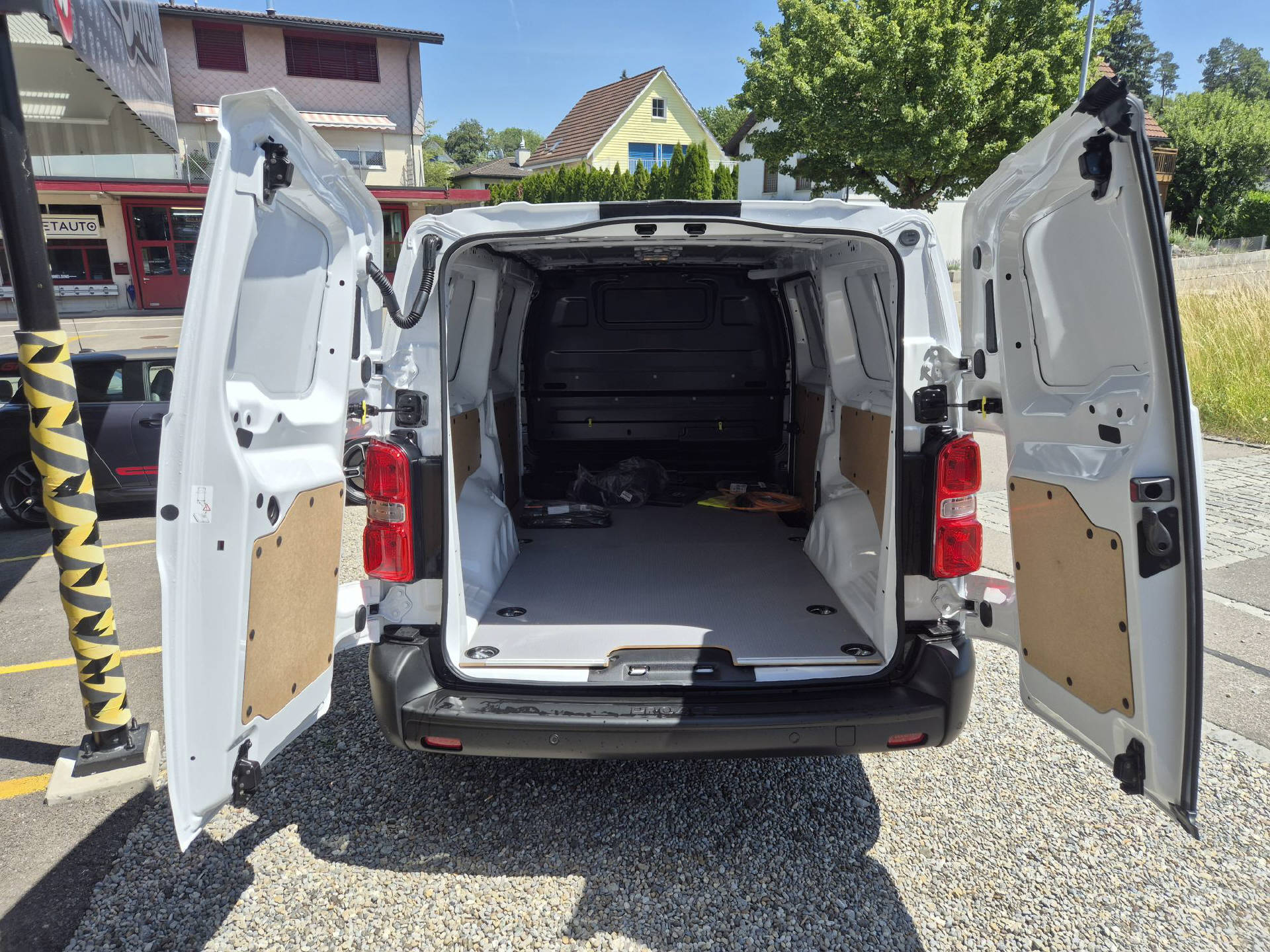 TOYOTA PROACE Van L2 75KWh Medium Active-image-6