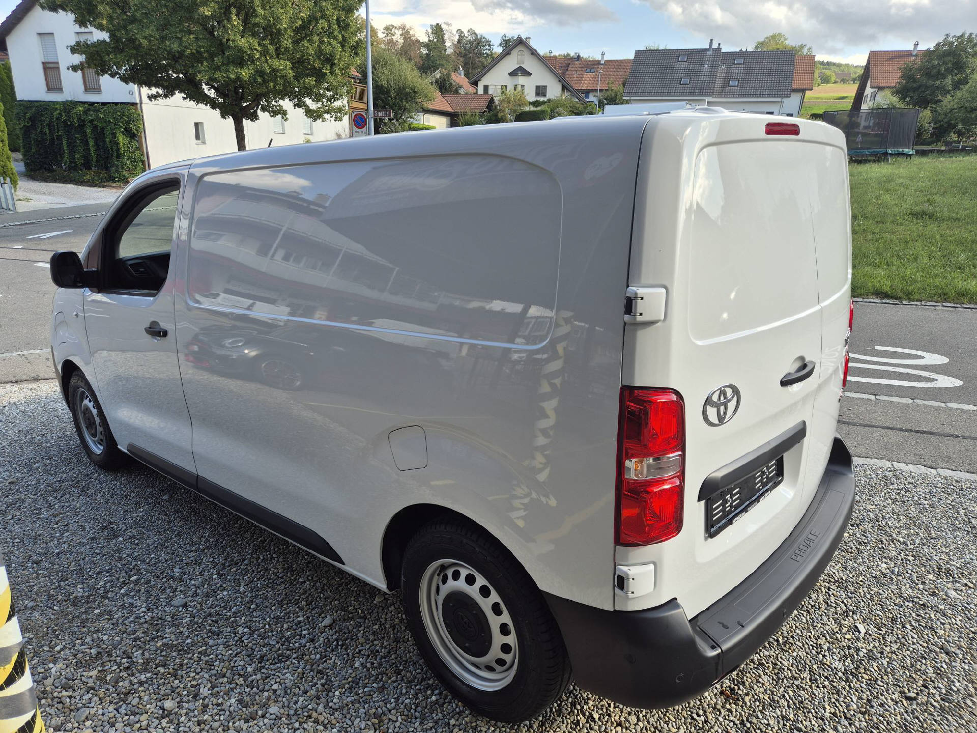 TOYOTA PROACE Van L1 75KWh Medium Active-image-7
