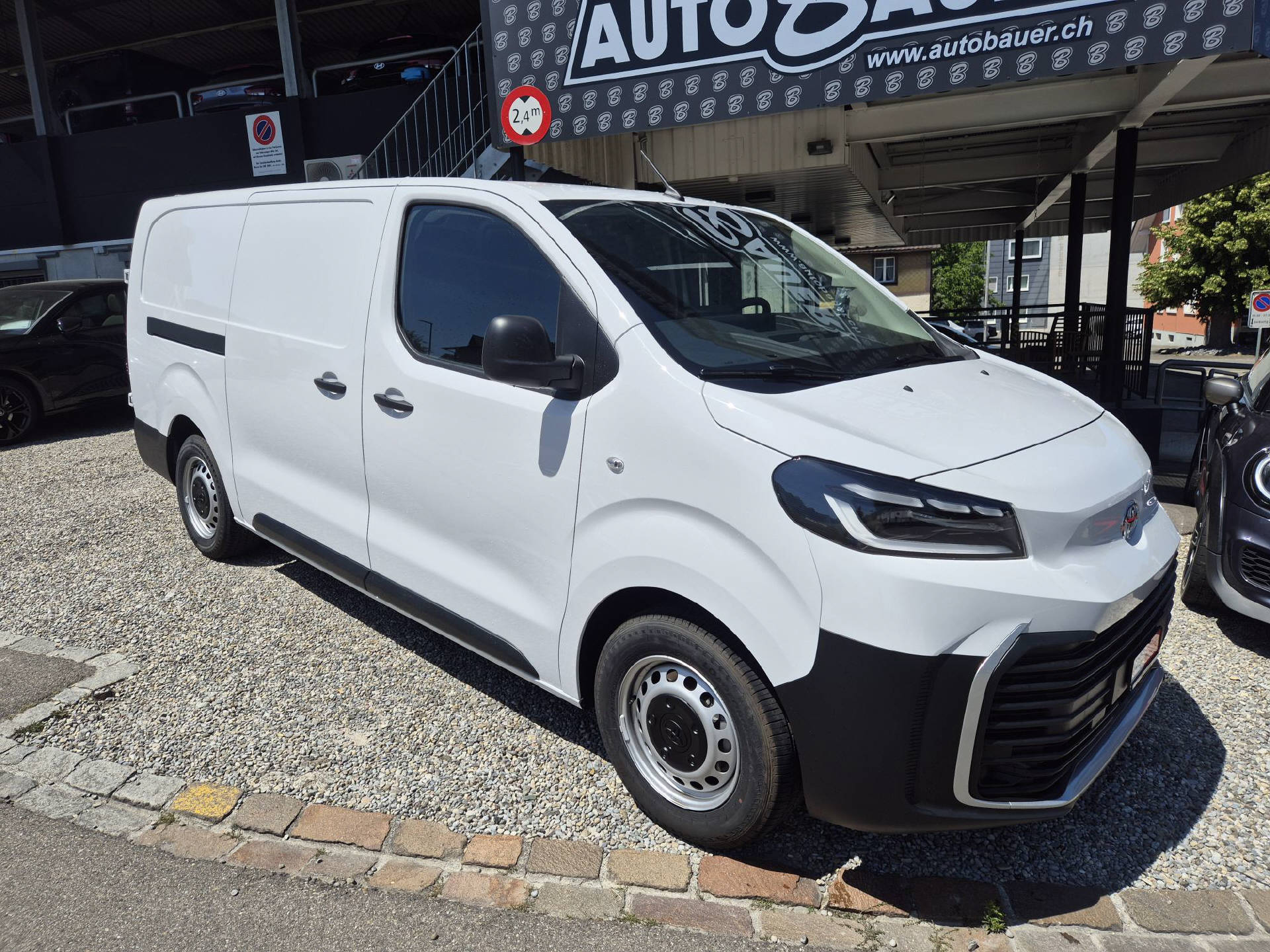 TOYOTA PROACE Van L2 75KWh Medium Active-image-1
