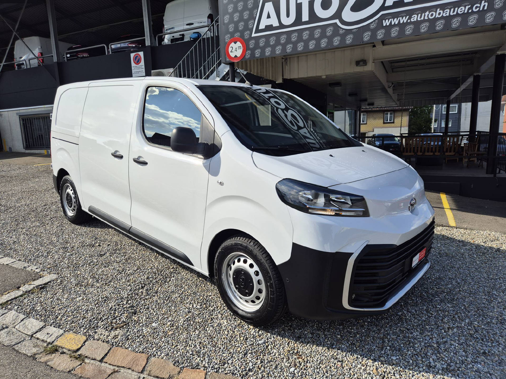 TOYOTA PROACE Van L1 75KWh Medium Active-image-1