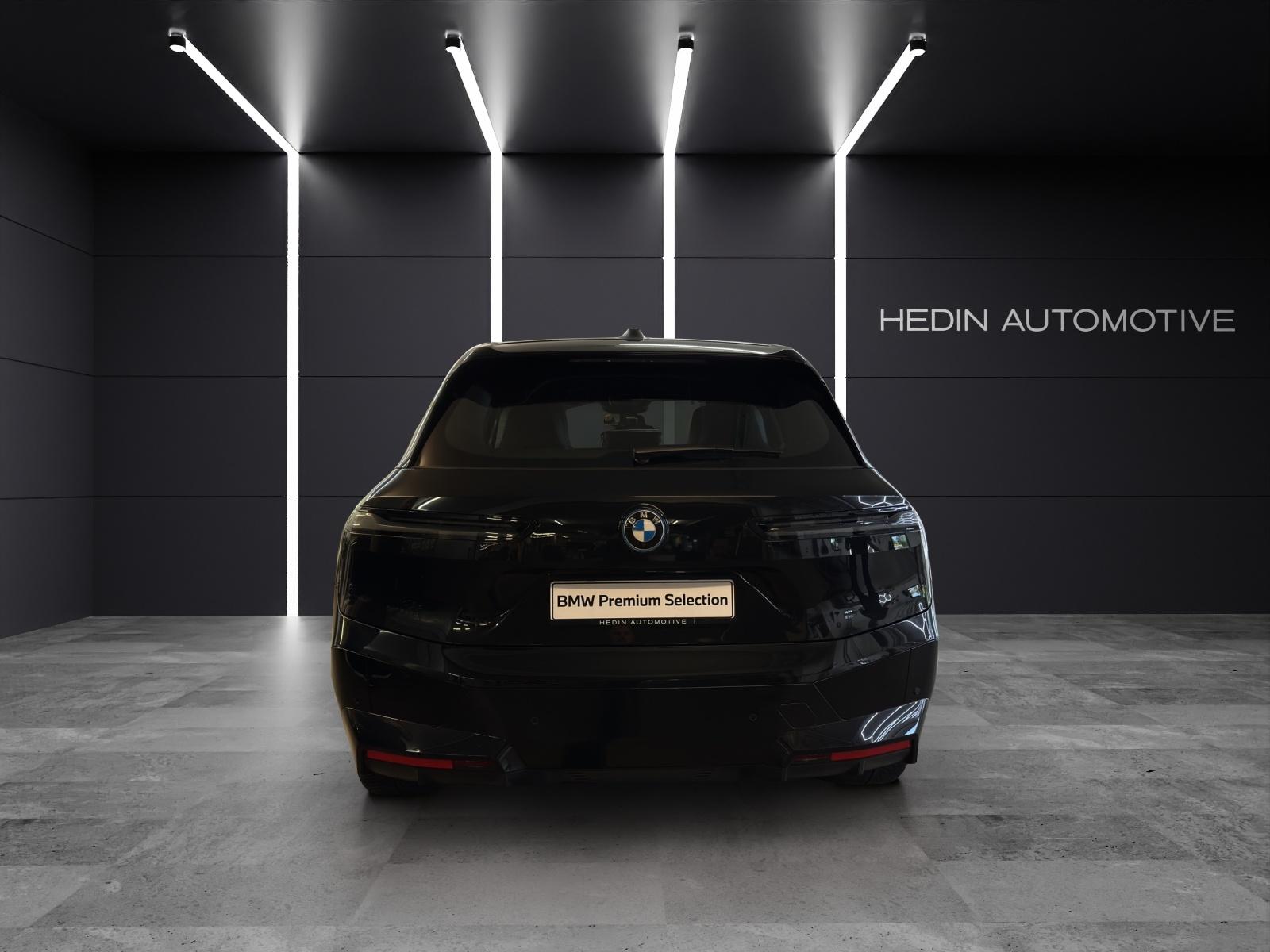 BMW iX xDrive50-image-3