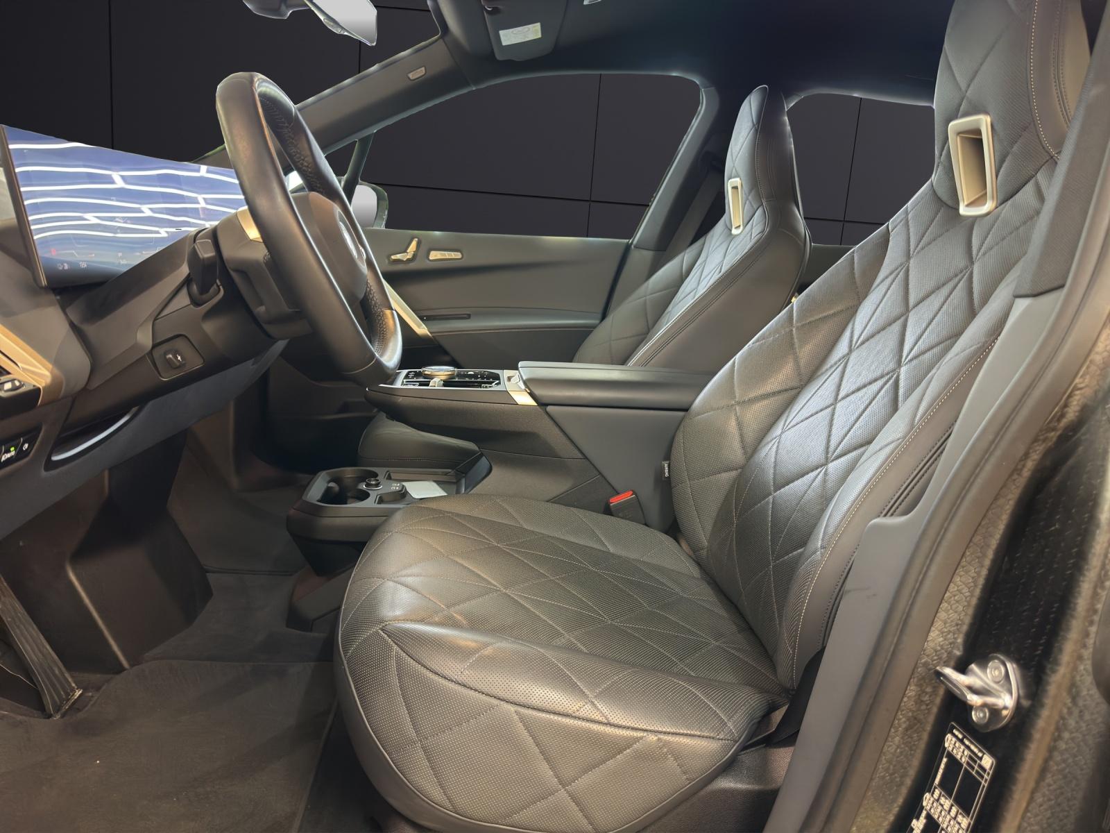 BMW iX xDrive50-image-10