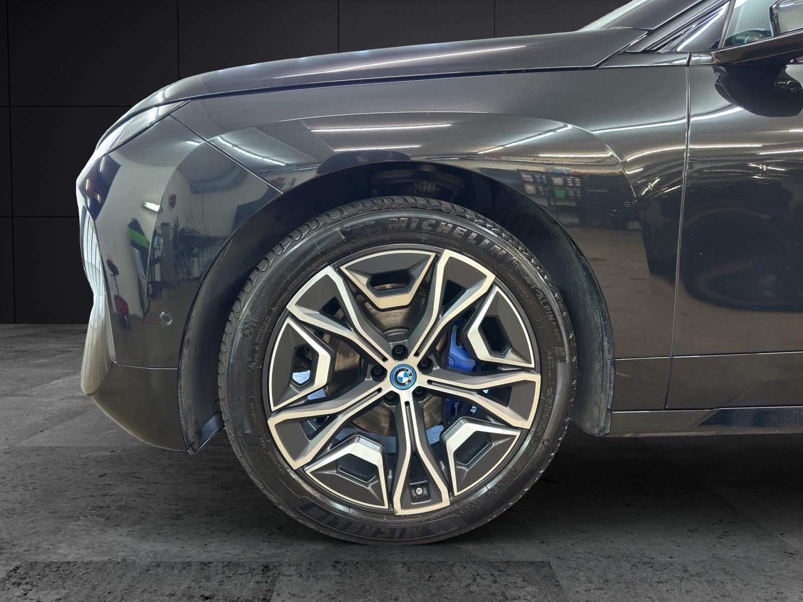 BMW iX xDrive50-image-8