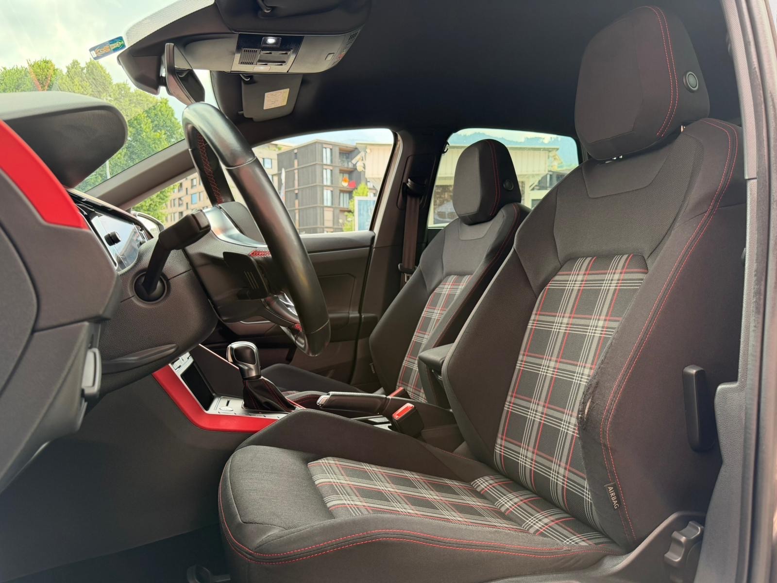VW Polo 2.0 TSI GTI DSG-image-12
