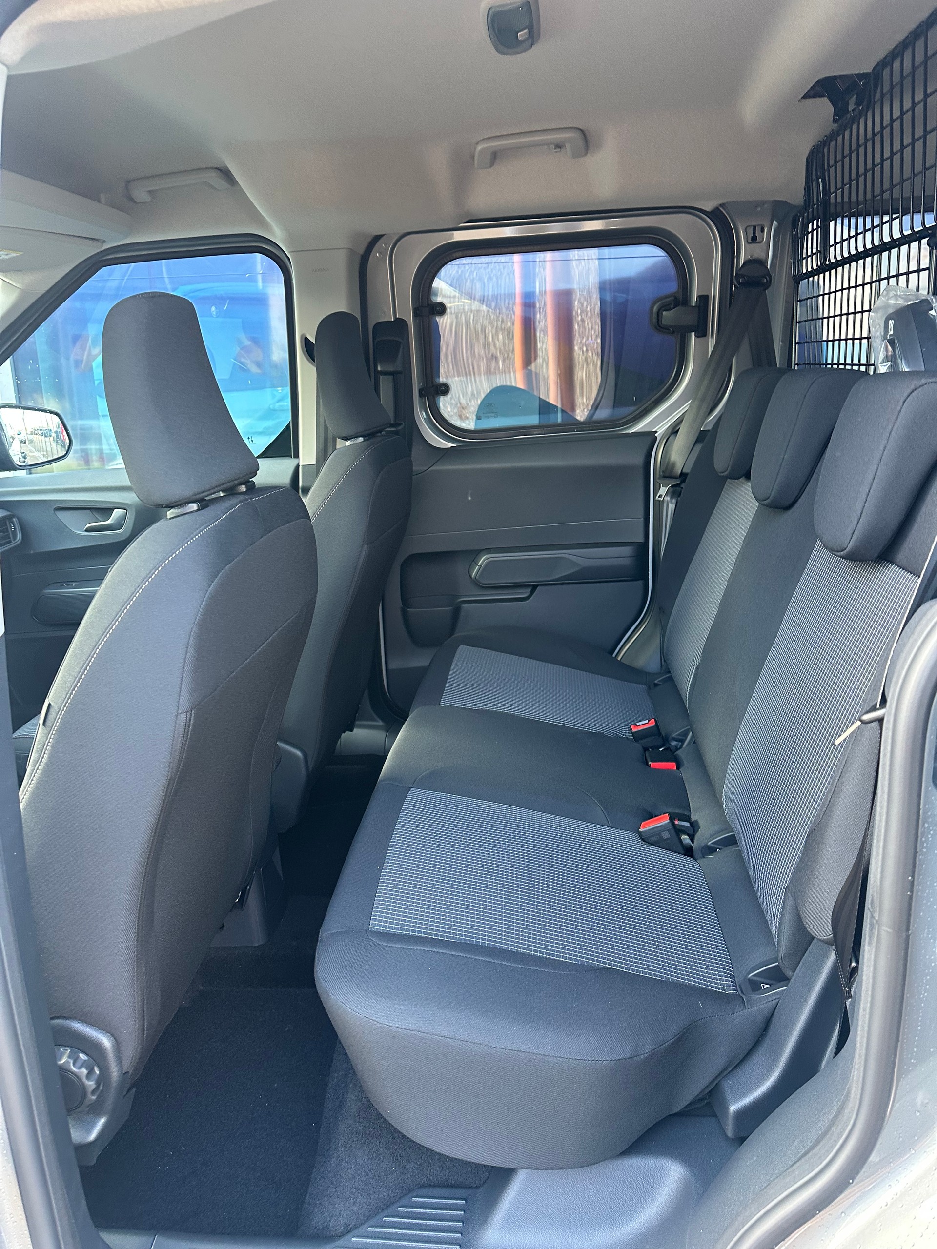 FORD Transit Courier dcab. van 1.0 Trend/125CV/Aut.-image-11