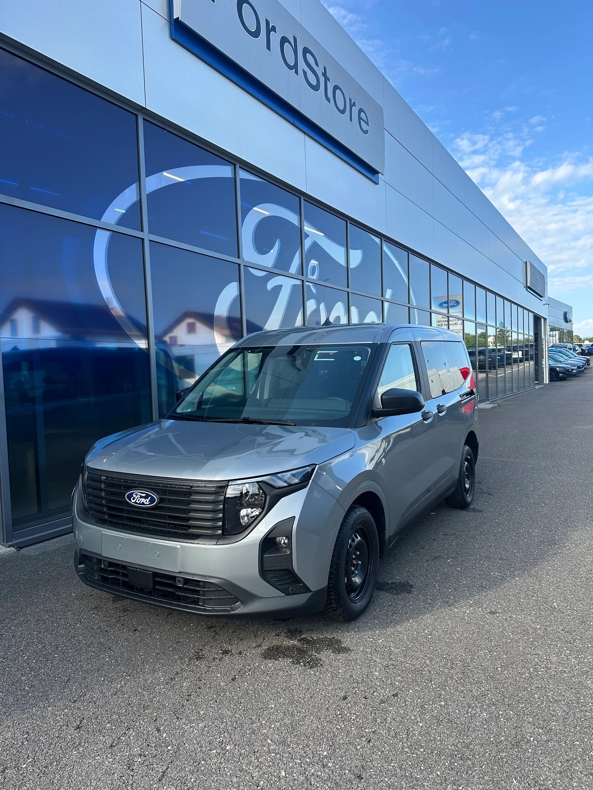 FORD Transit Courier dcab. van 1.0 Trend/125CV/Aut.-image-1