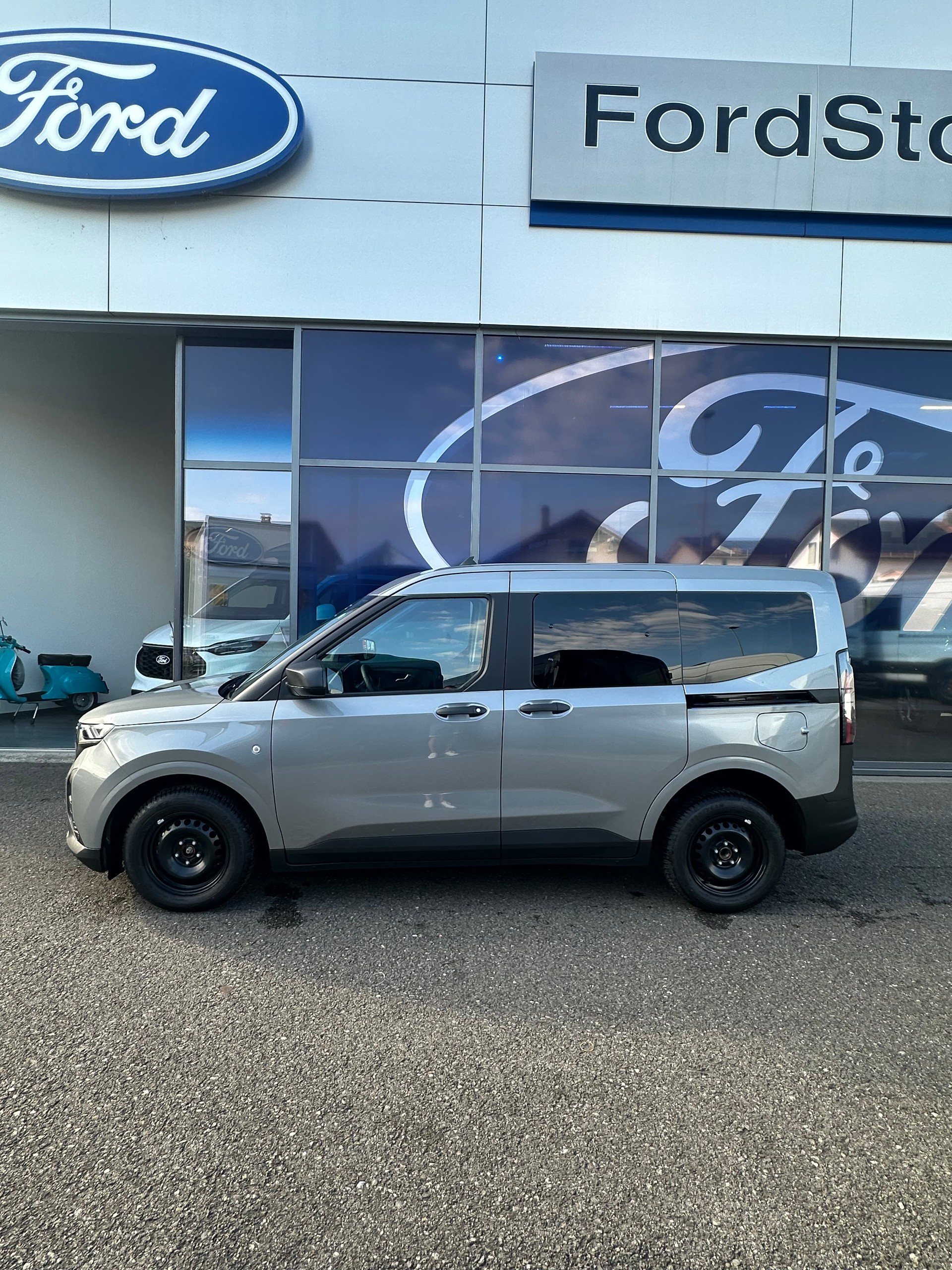 FORD Transit Courier dcab. van 1.0 Trend/125CV/Aut.-image-2