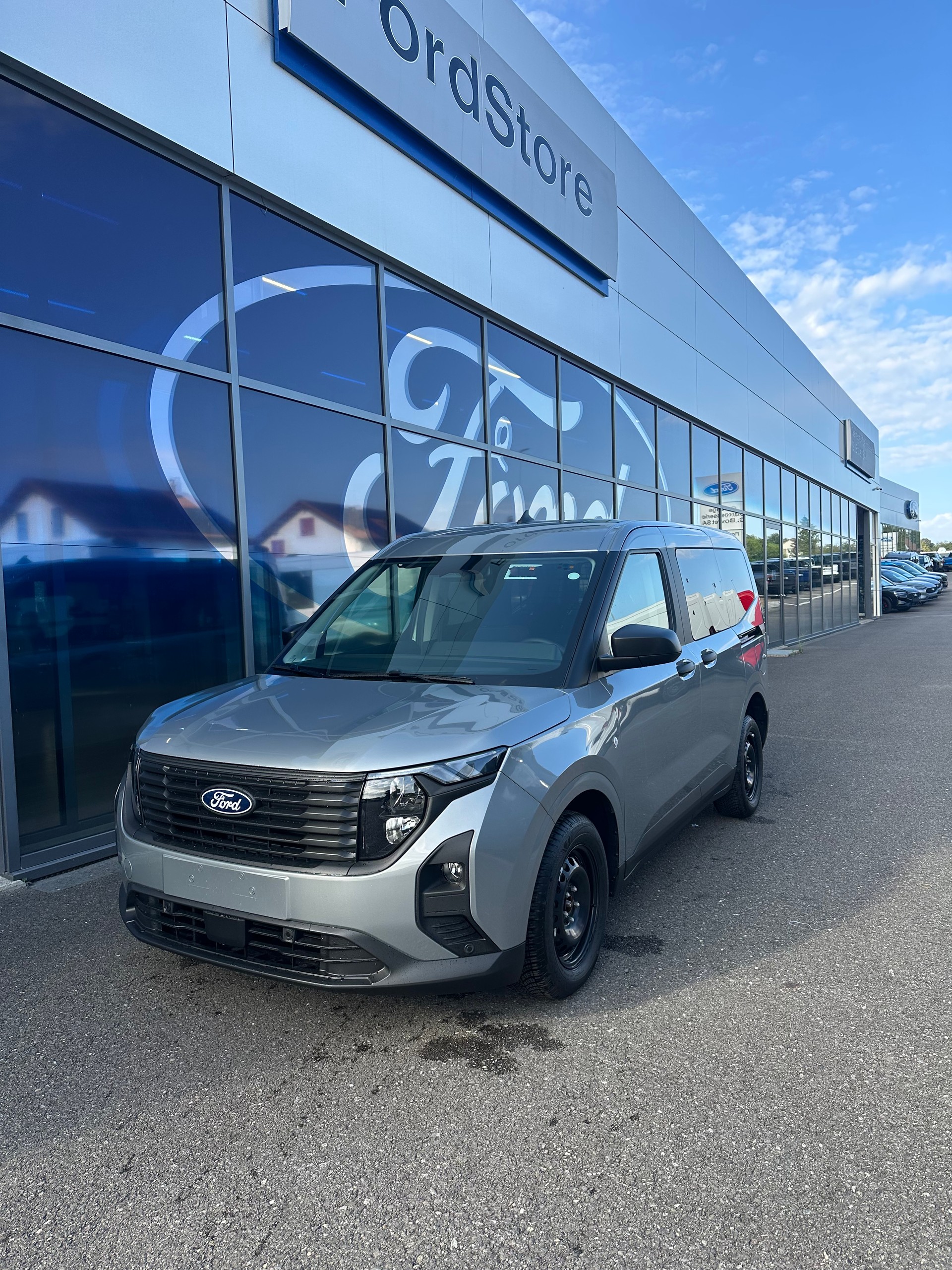 FORD Transit Courier dcab. van 1.0 Trend/125CV/Aut.-image-1