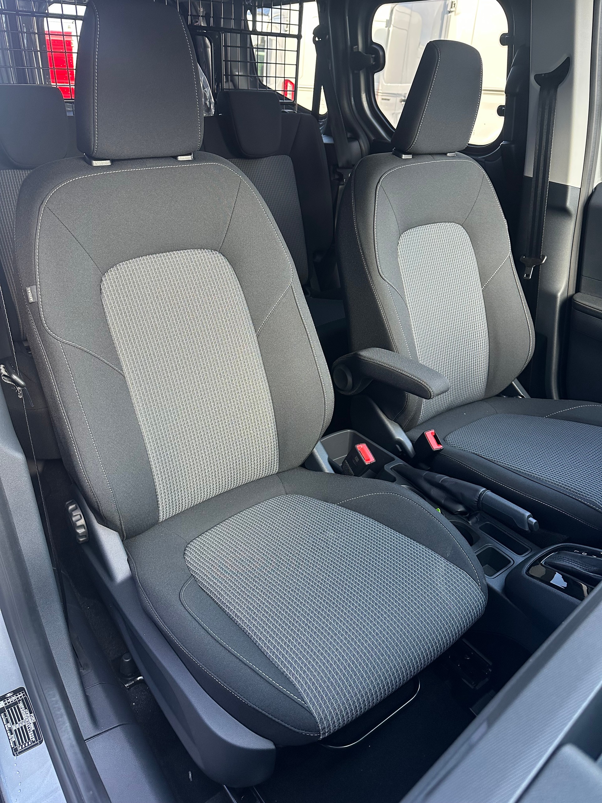 FORD Transit Courier dcab. van 1.0 Trend/125CV/Aut.-image-14