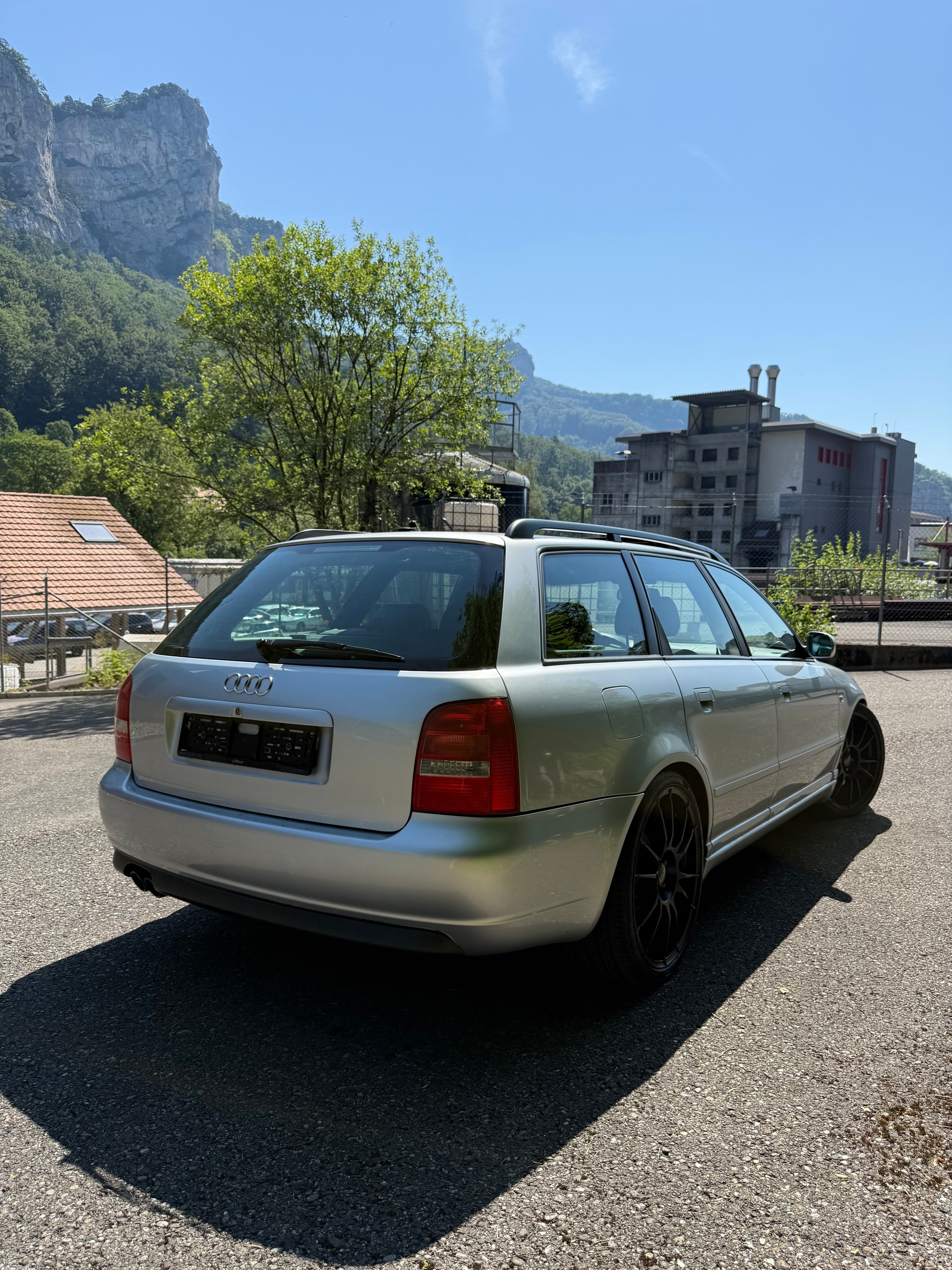 AUDI S4 Avant quattro-image-2