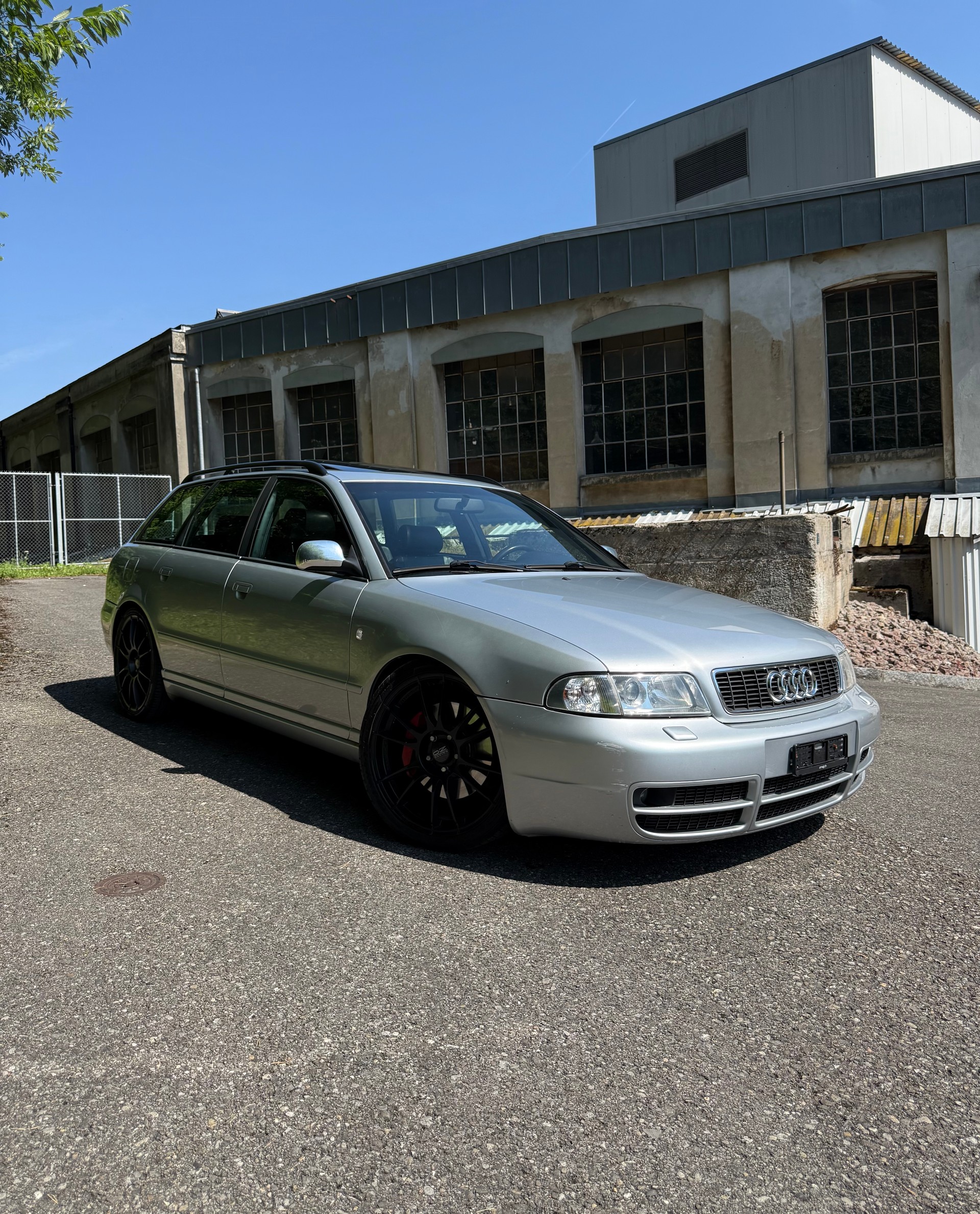 AUDI S4 Avant quattro-image-1