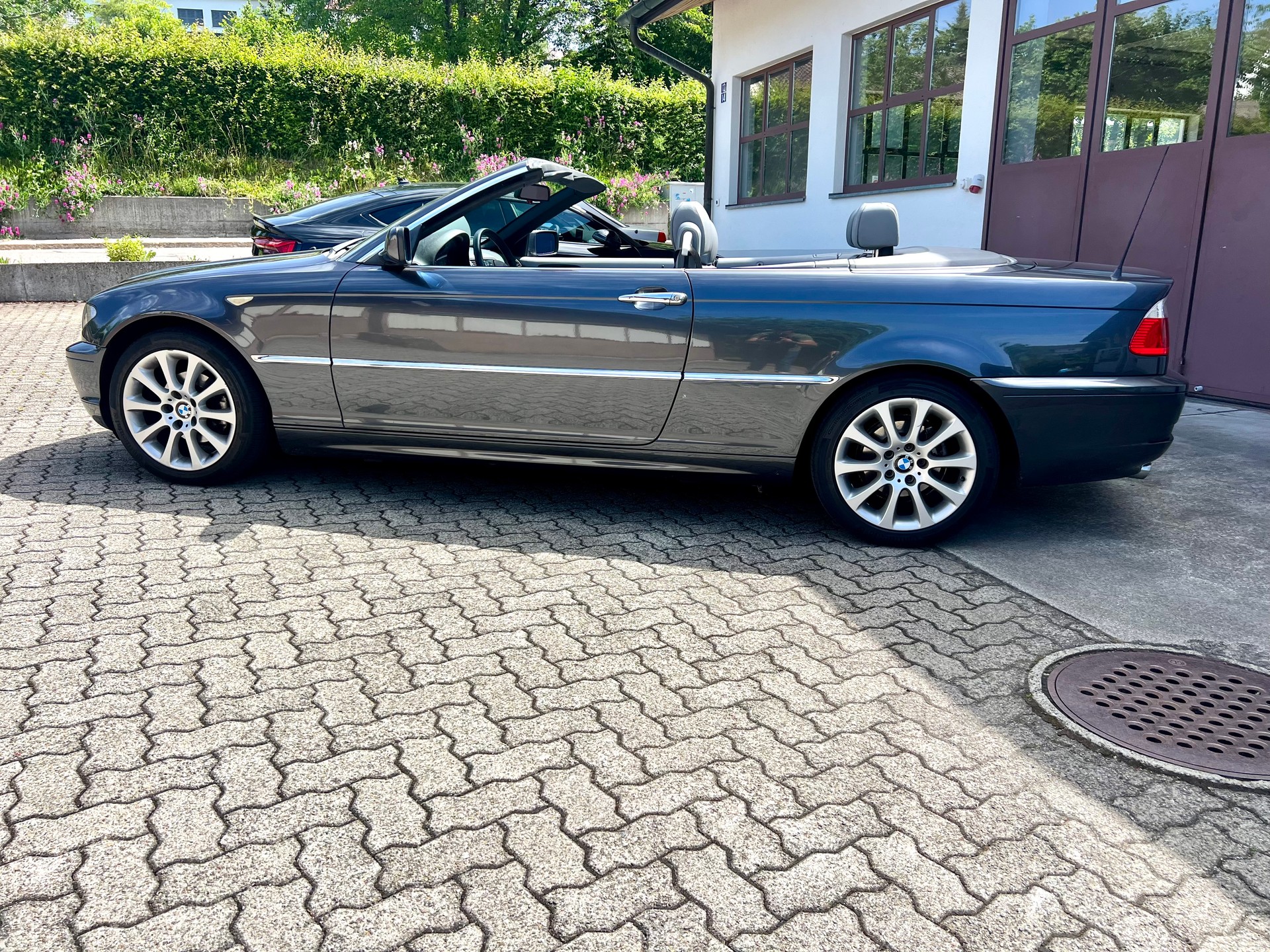 BMW 318Ci Cabriolet-image-5
