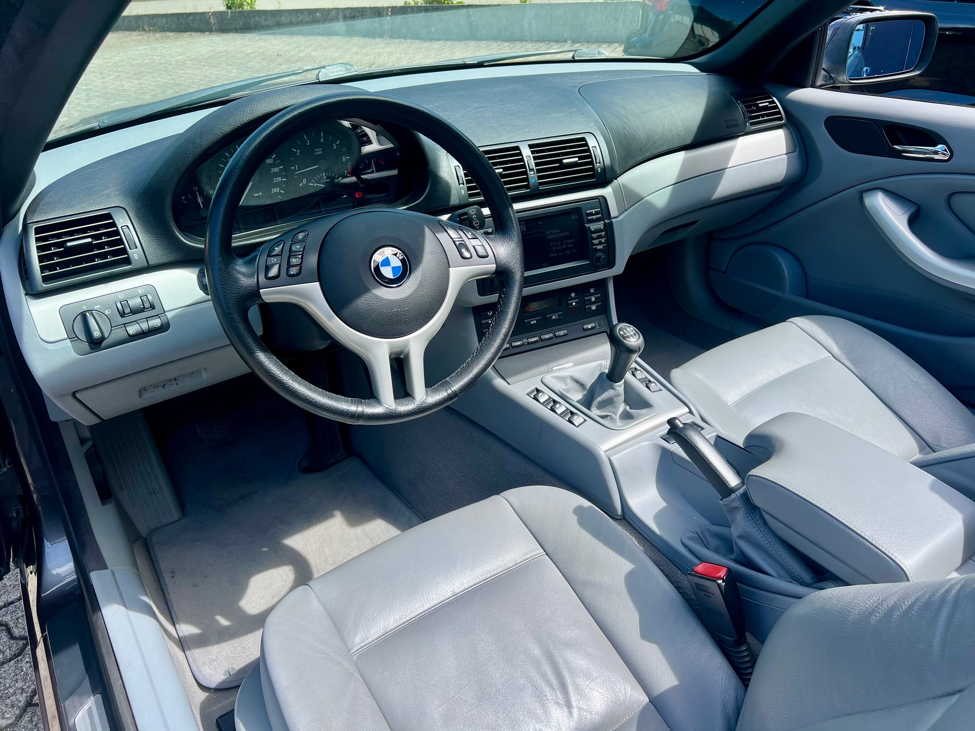 BMW 318Ci Cabriolet-image-7