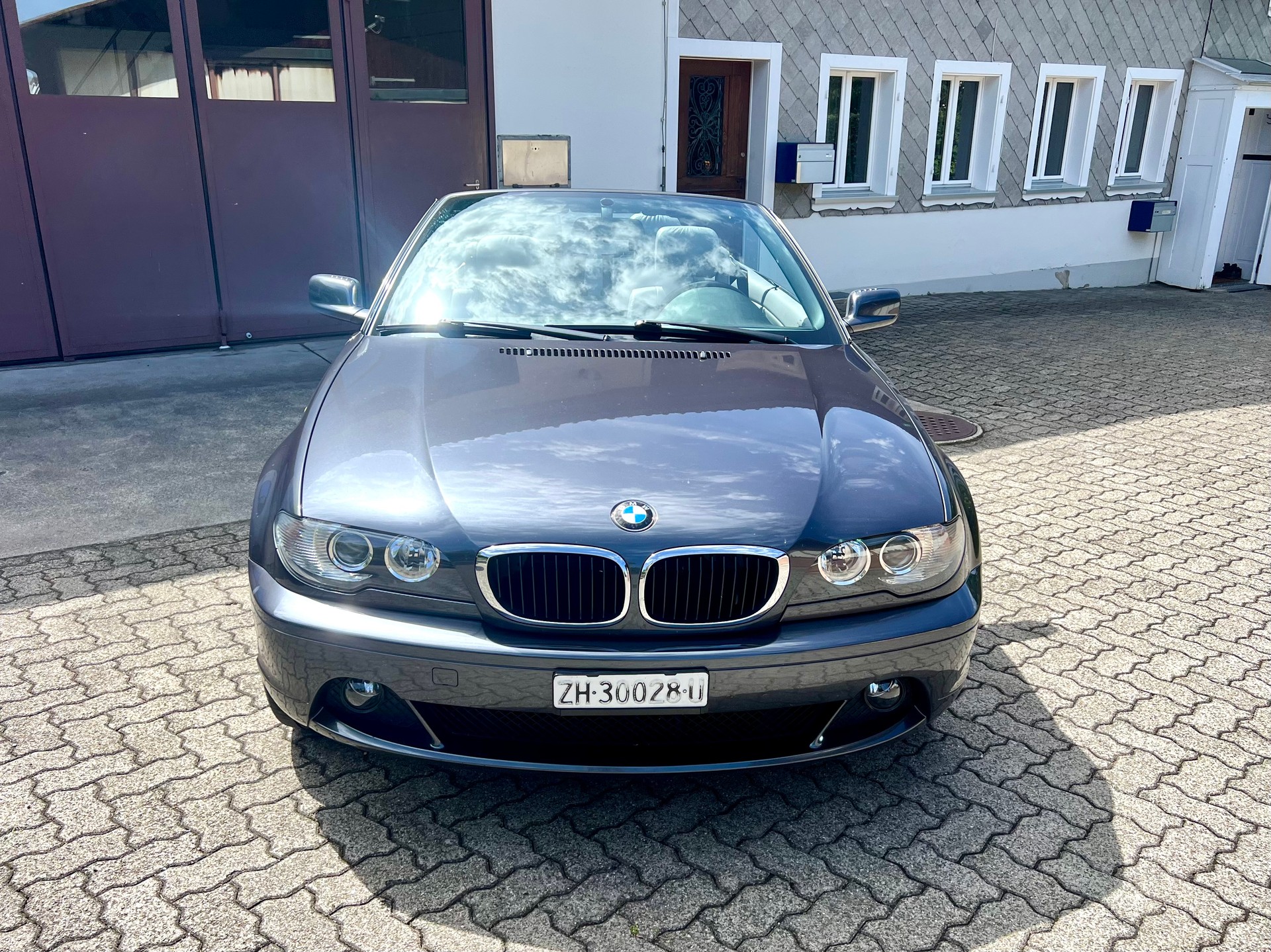 BMW 318Ci Cabriolet-image-1