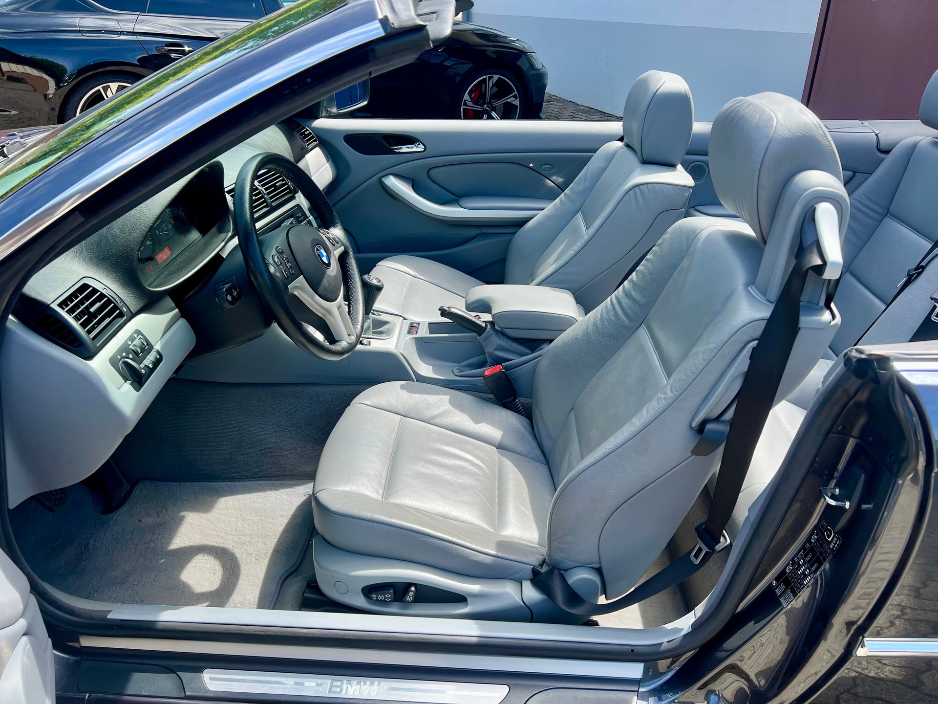 BMW 318Ci Cabriolet-image-6