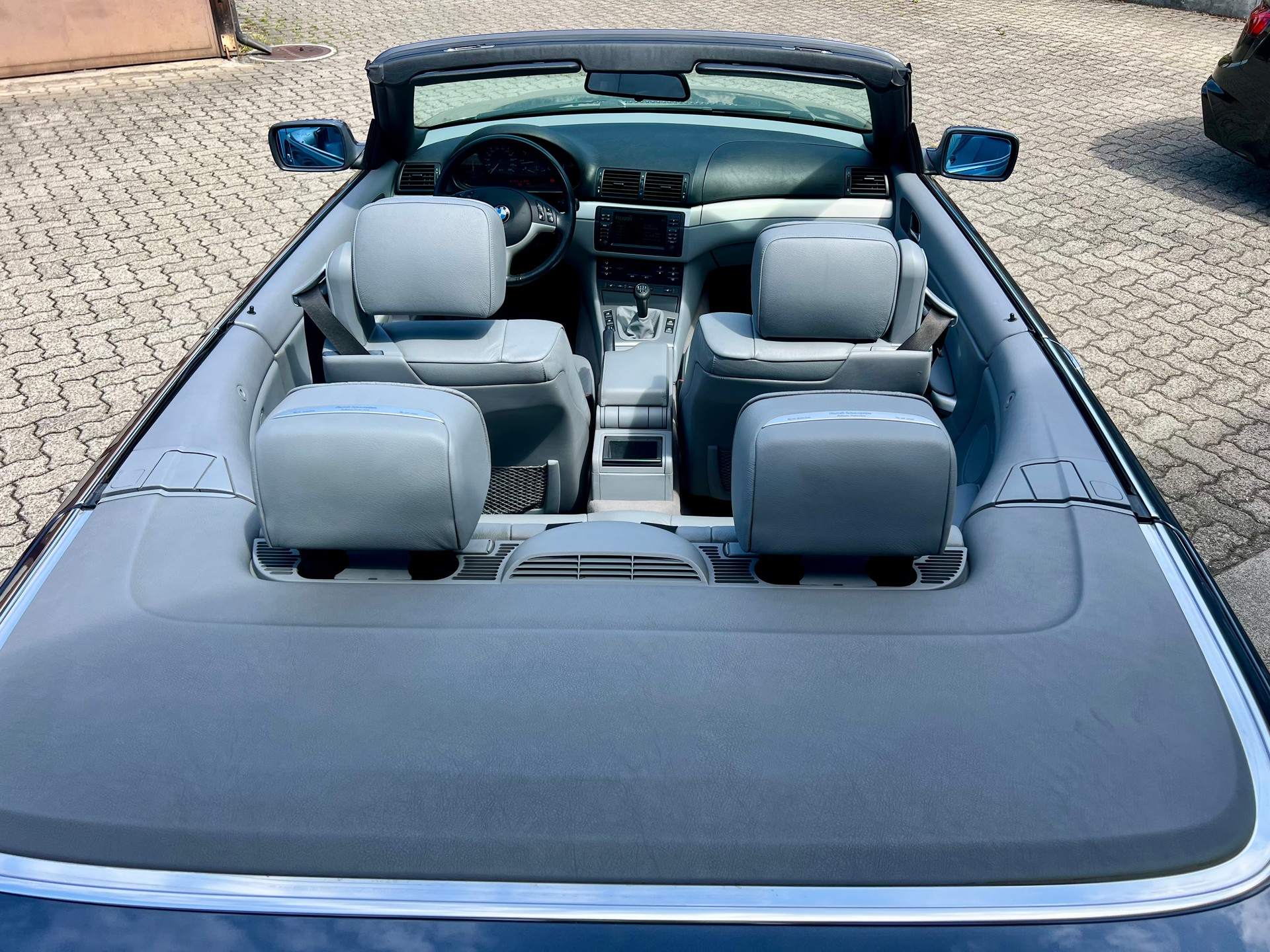 BMW 318Ci Cabriolet-image-8