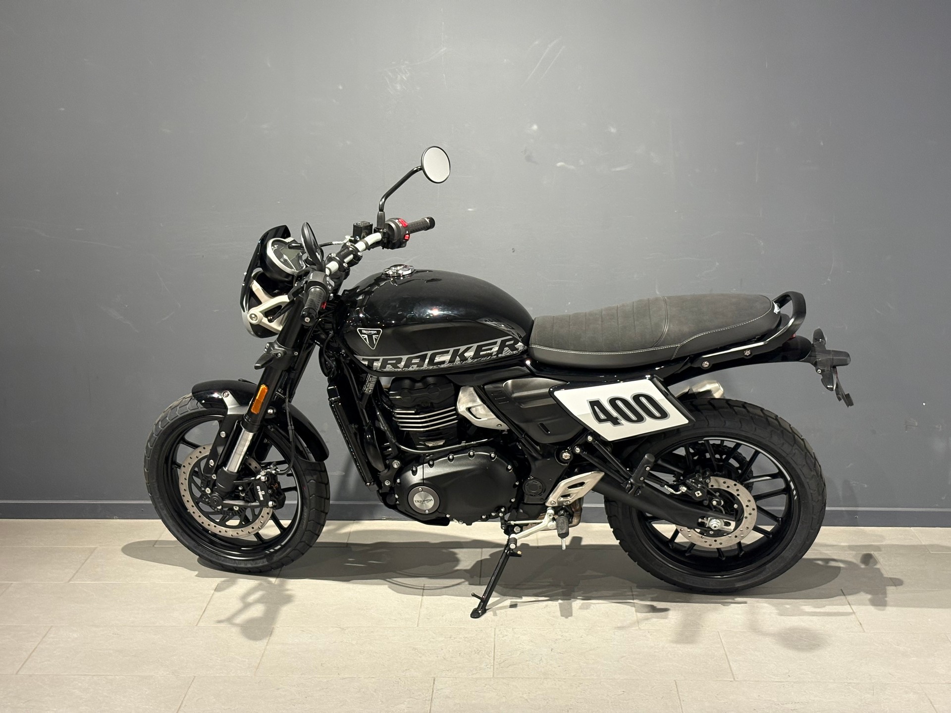 TRIUMPH Tracker 400-showroom-element-3