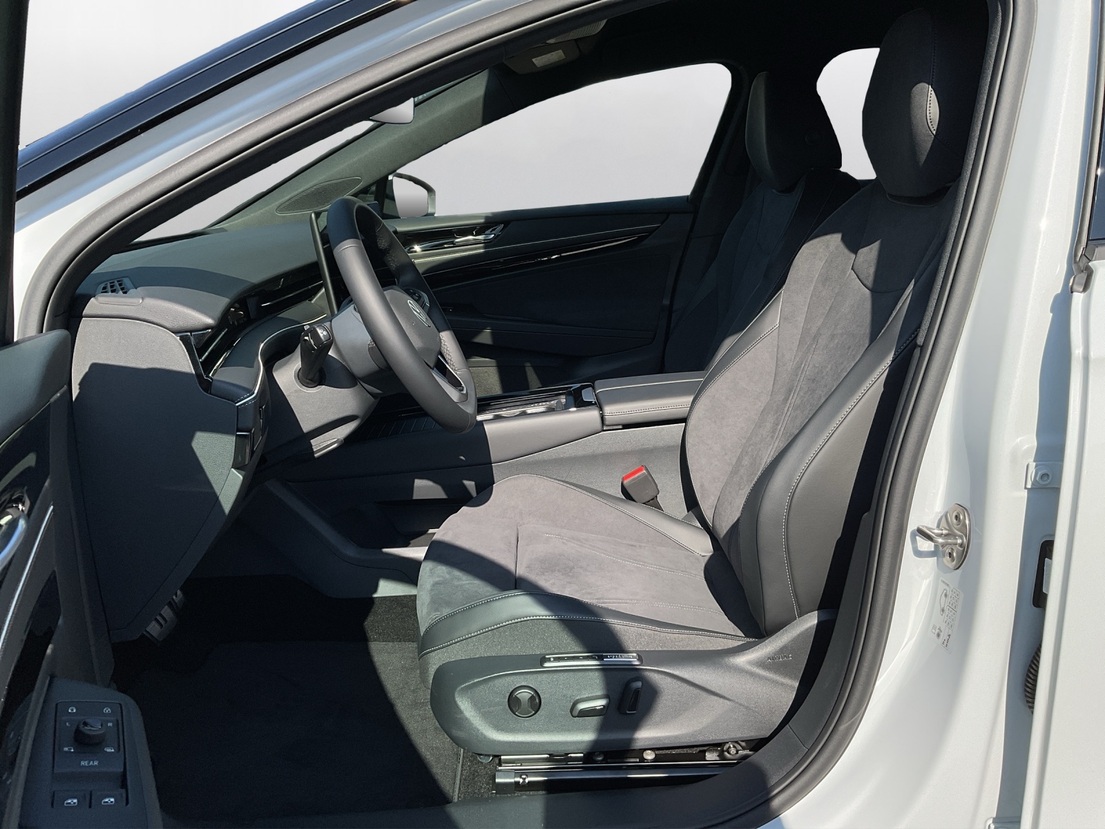 VW ID.7 Tourer Pro 77 kWh United-image-9