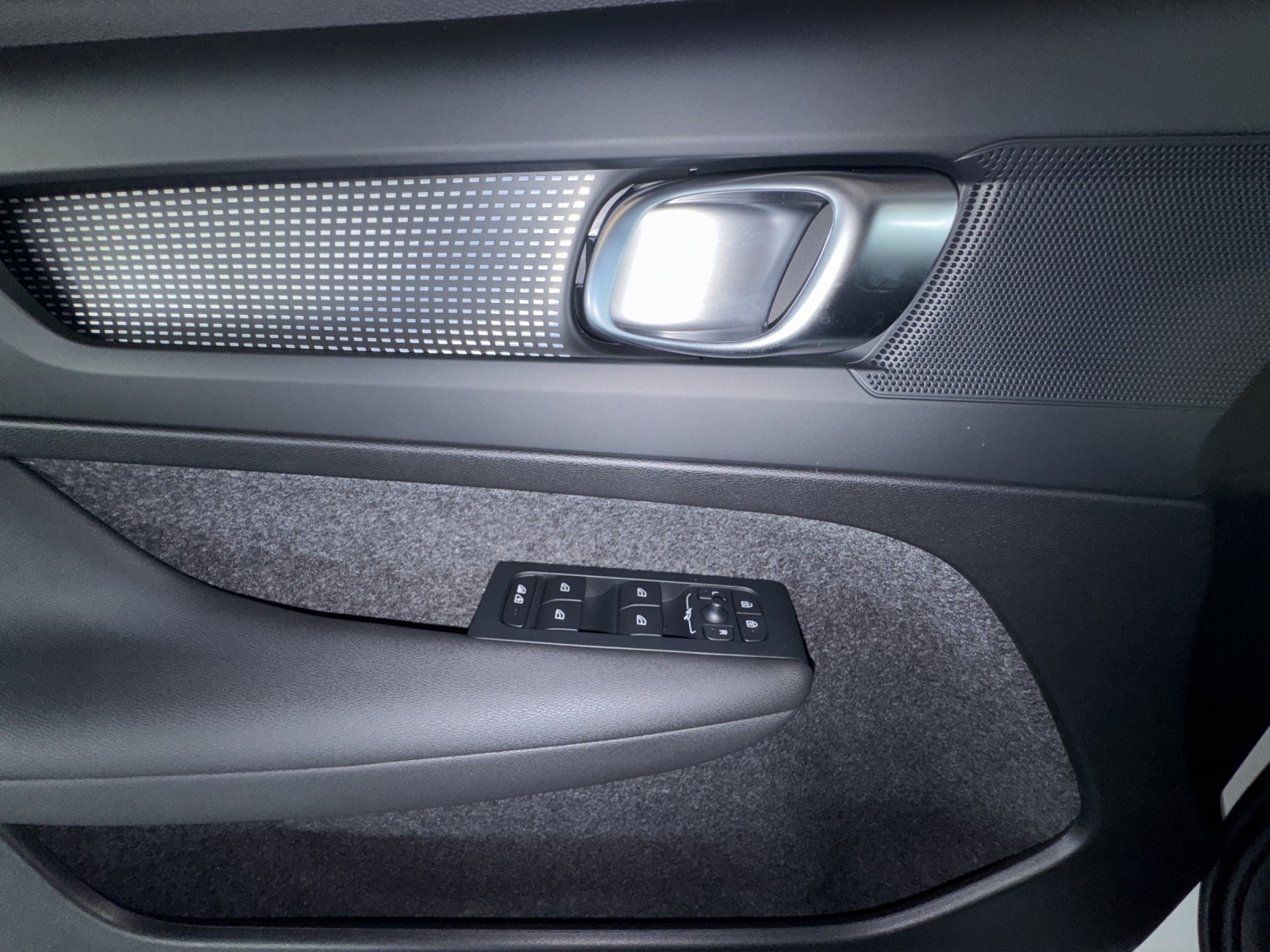 VOLVO EX40 Extended Core-image-12