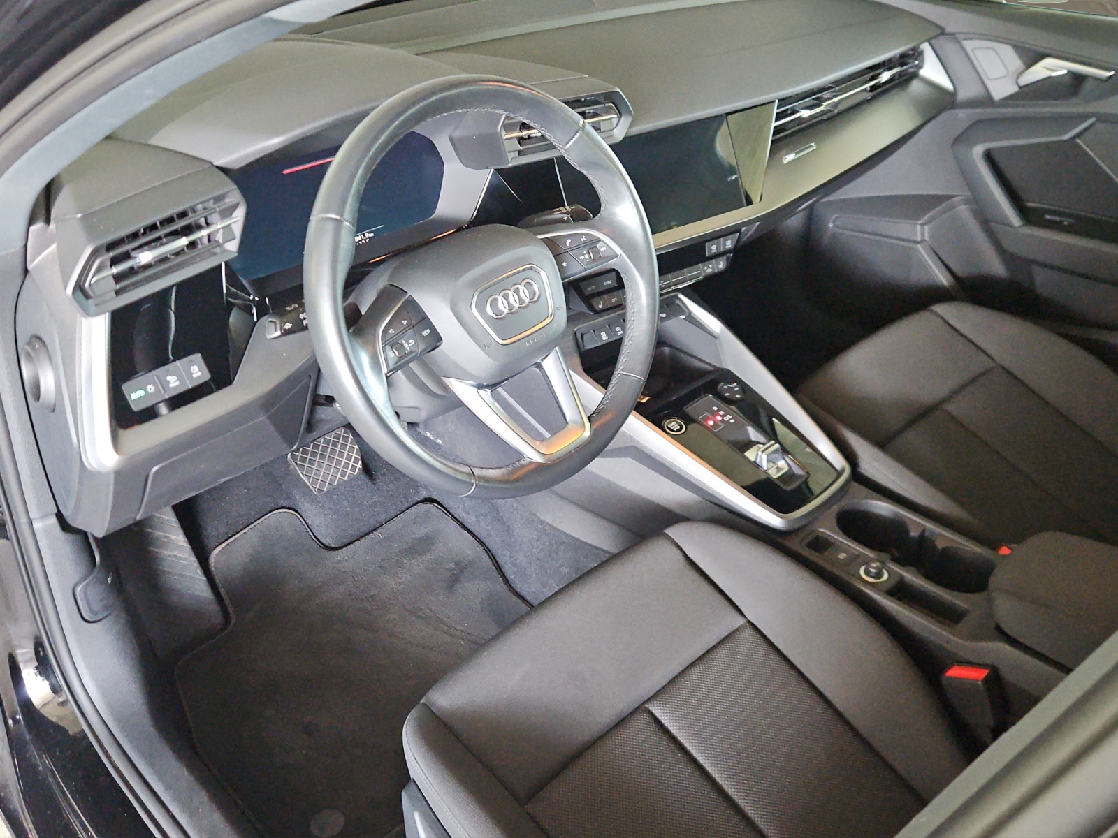 AUDI A3 Sportback 35 TFSI Attraction S-tronic-image-6