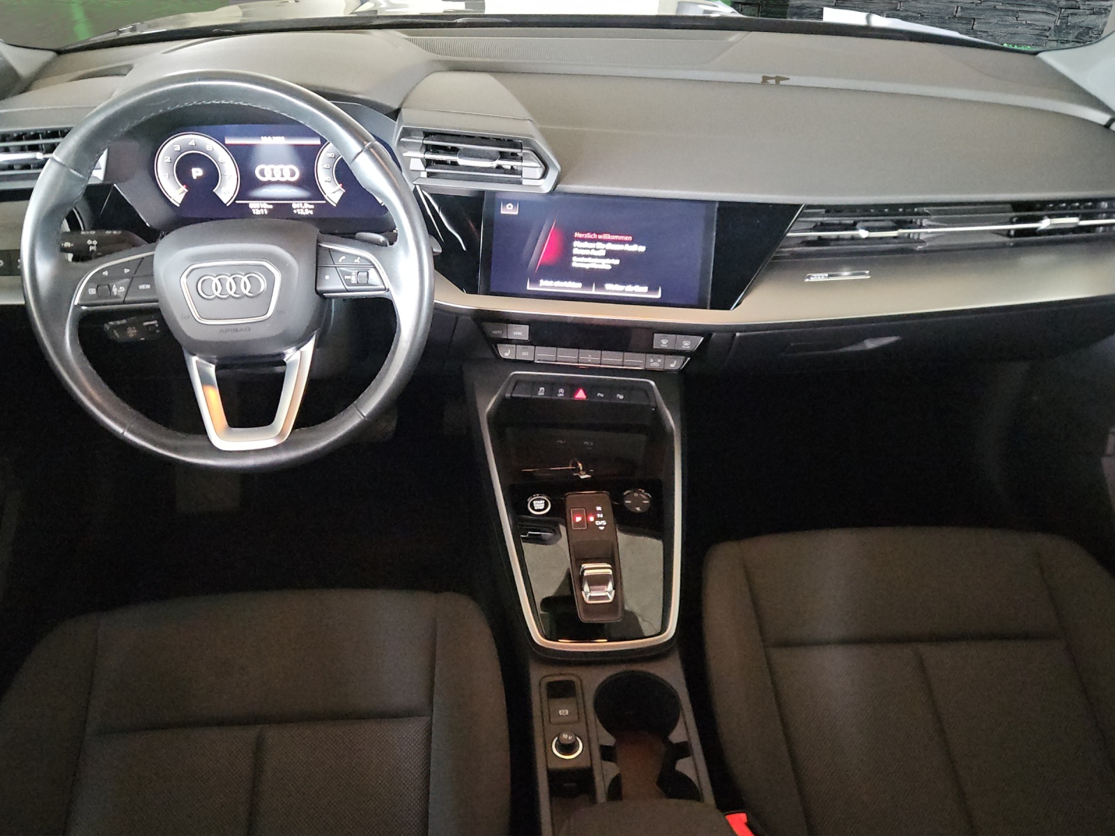 AUDI A3 Sportback 35 TFSI Attraction S-tronic-image-7