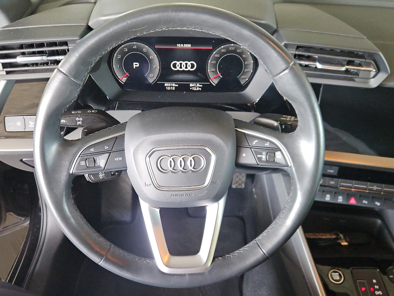 AUDI A3 Sportback 35 TFSI Attraction S-tronic-image-10