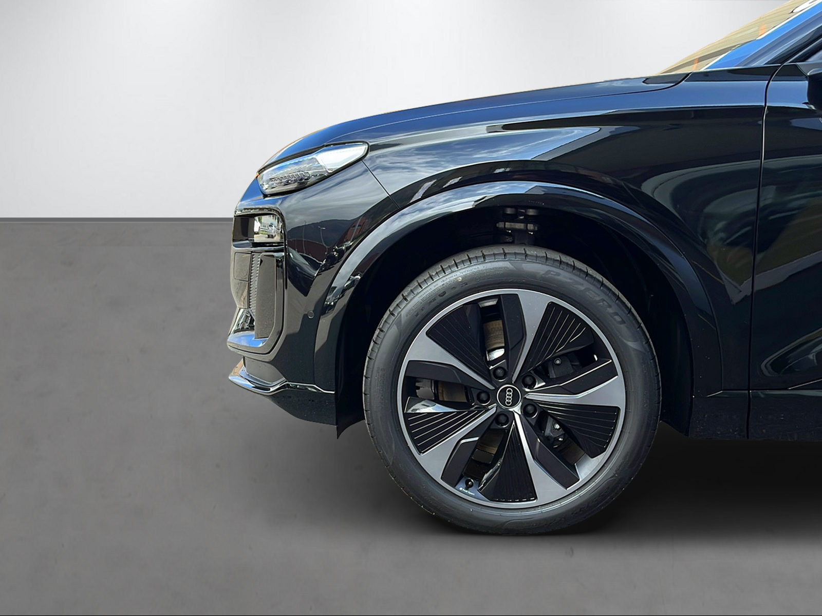 AUDI SQ6 e-tron quattro-image-4