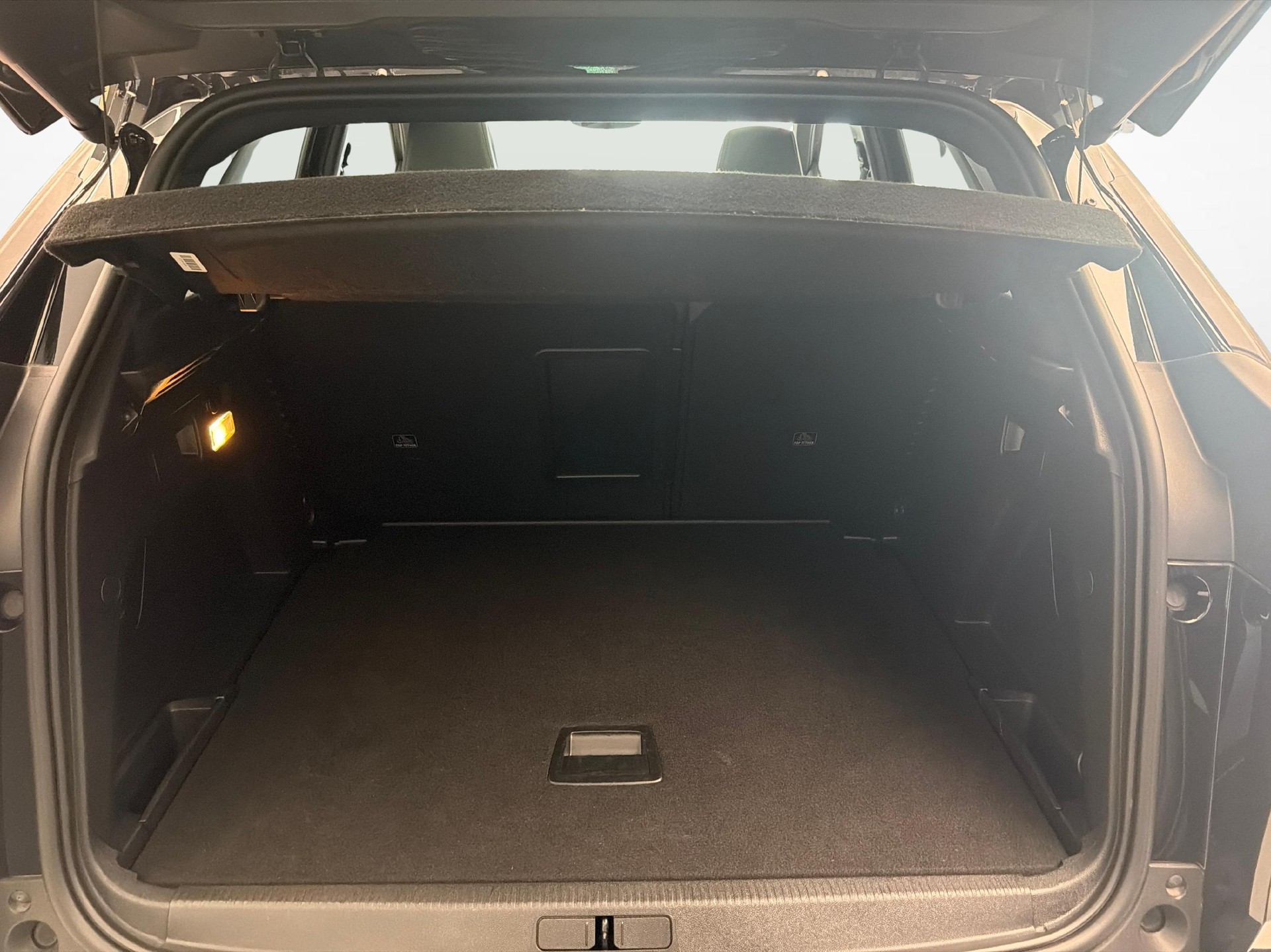 PEUGEOT 3008 1.5 BlueHDi GT Pack-image-12