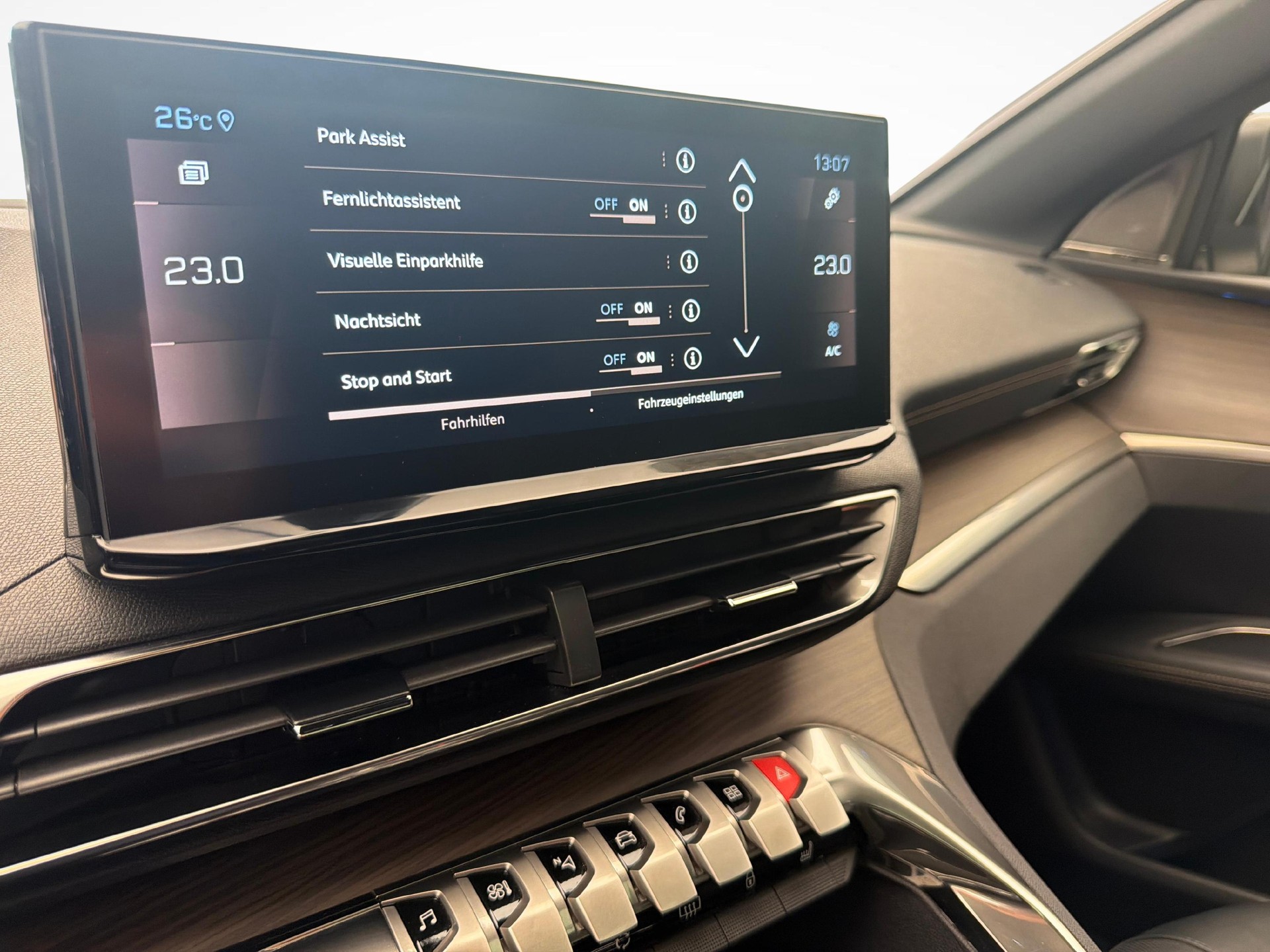 PEUGEOT 3008 1.5 BlueHDi GT Pack-image-16
