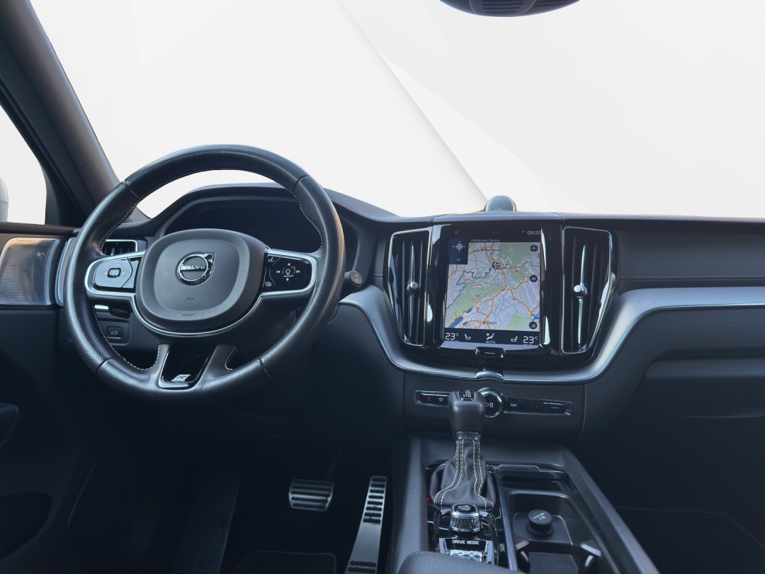 VOLVO XC60 T6 AWD R-Design Geartronic-image-9