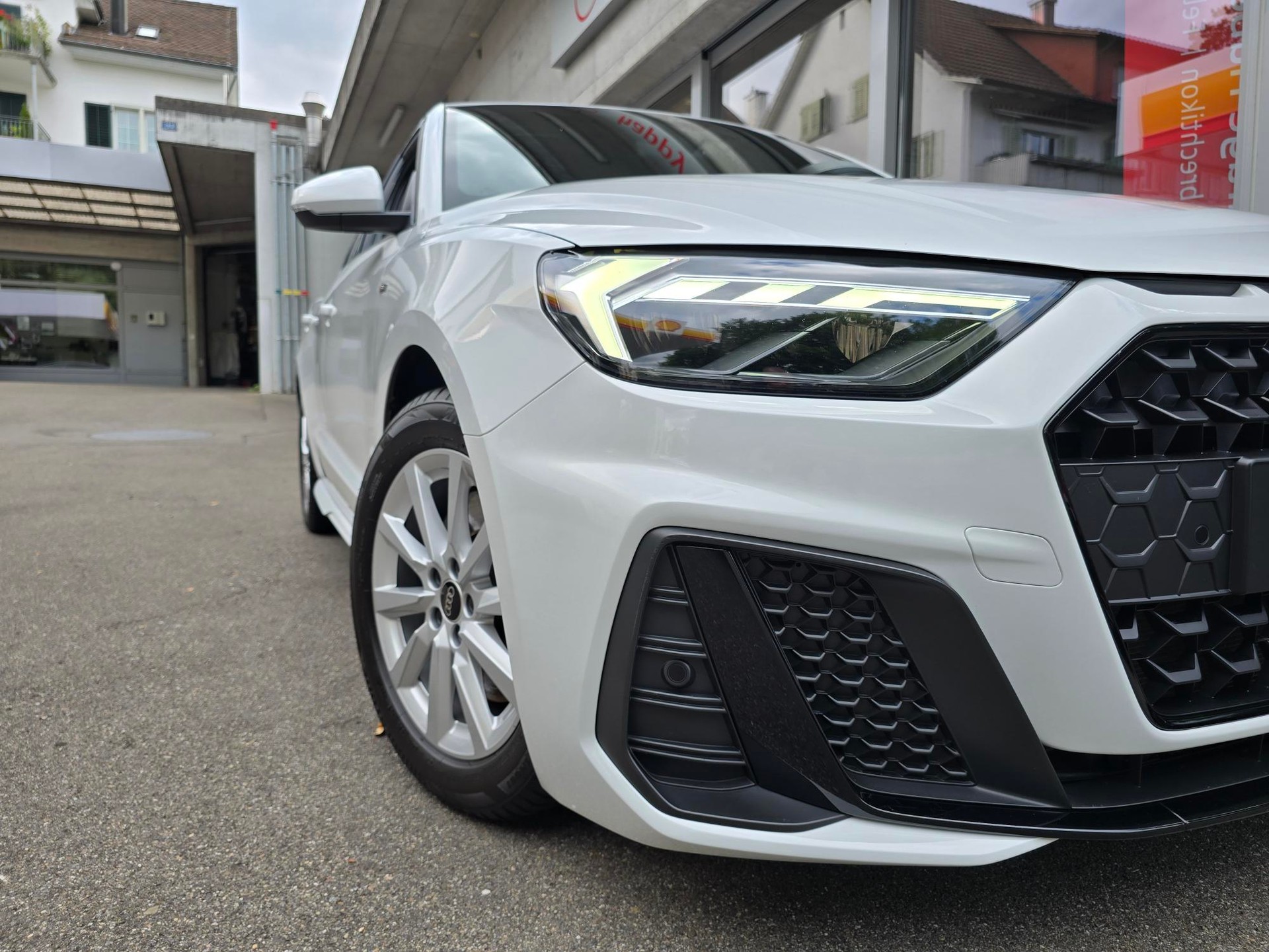 AUDI A1 Sportback 30 TFSI S Line Attraction S-tronic-image-14