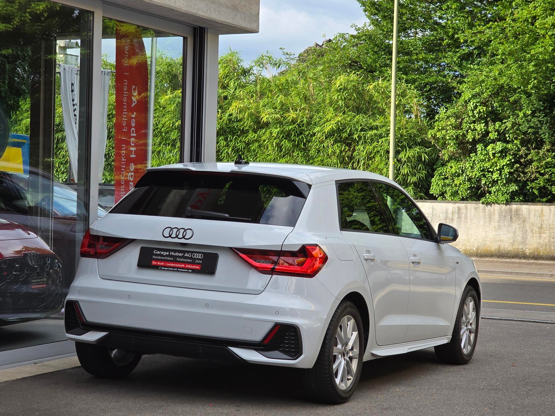 AUDI A1 Sportback 30 TFSI S Line Attraction S-tronic-showroom-element-2