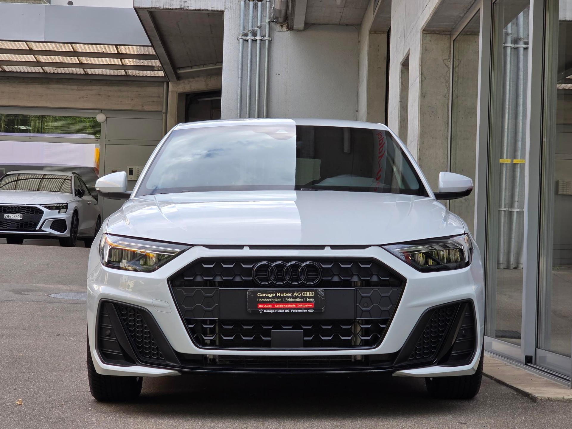 AUDI A1 Sportback 30 TFSI S Line Attraction S-tronic-showroom-element-3