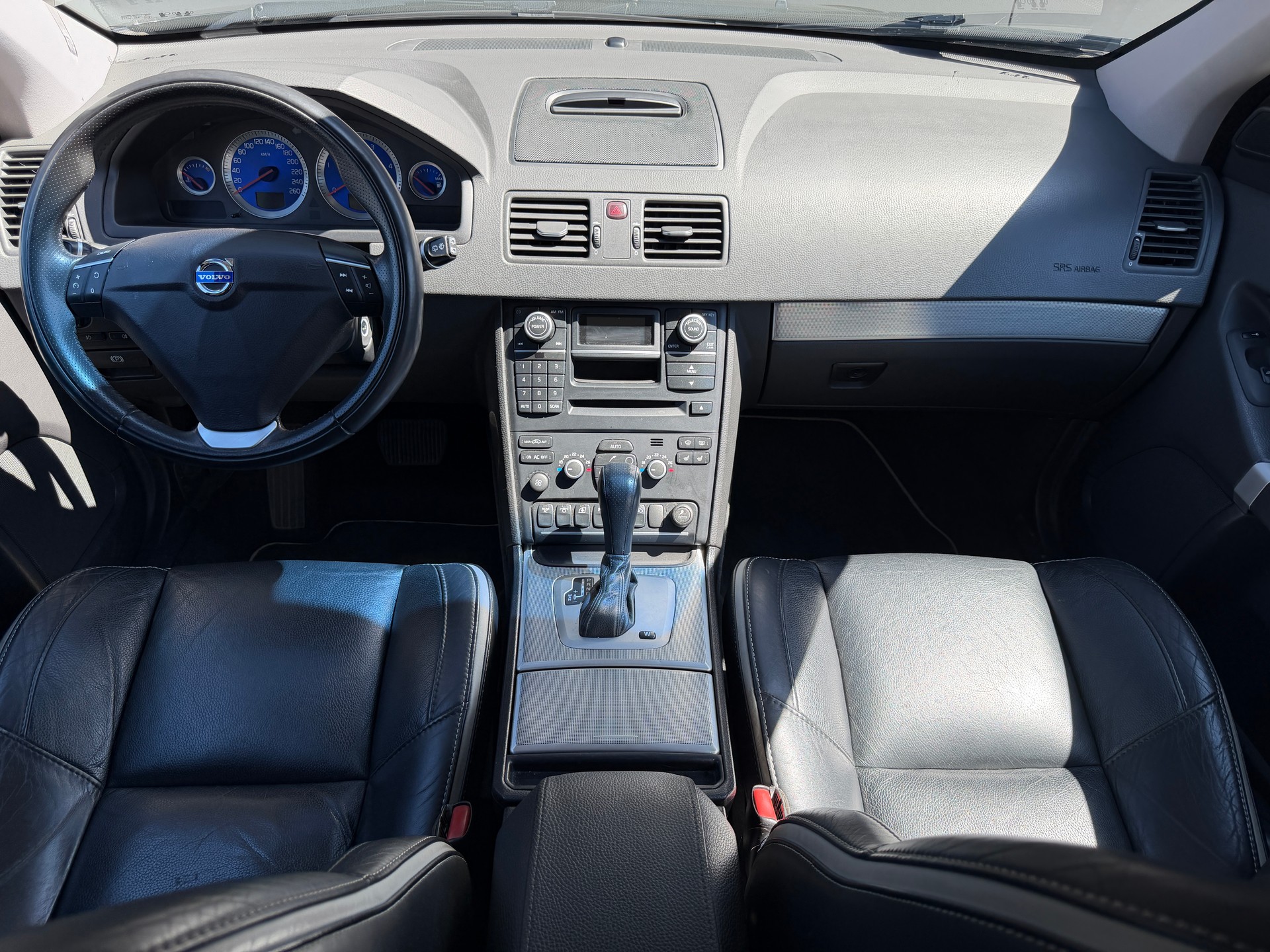 VOLVO XC90 D5 AWD Executive Geartronic *AHK* *7-Sitzer*-image-11