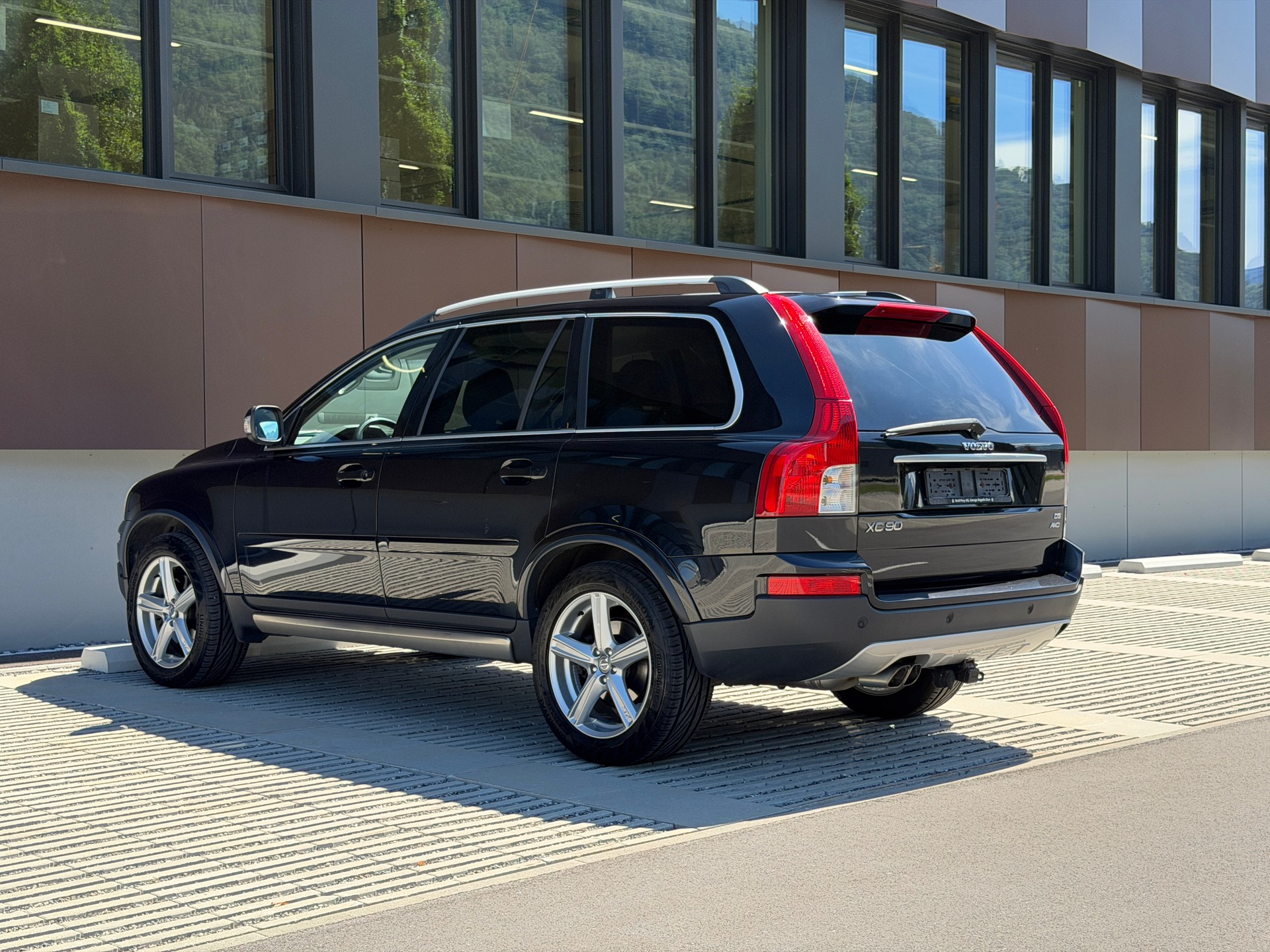 VOLVO XC90 D5 AWD Executive Geartronic *AHK* *7-Sitzer*-image-3