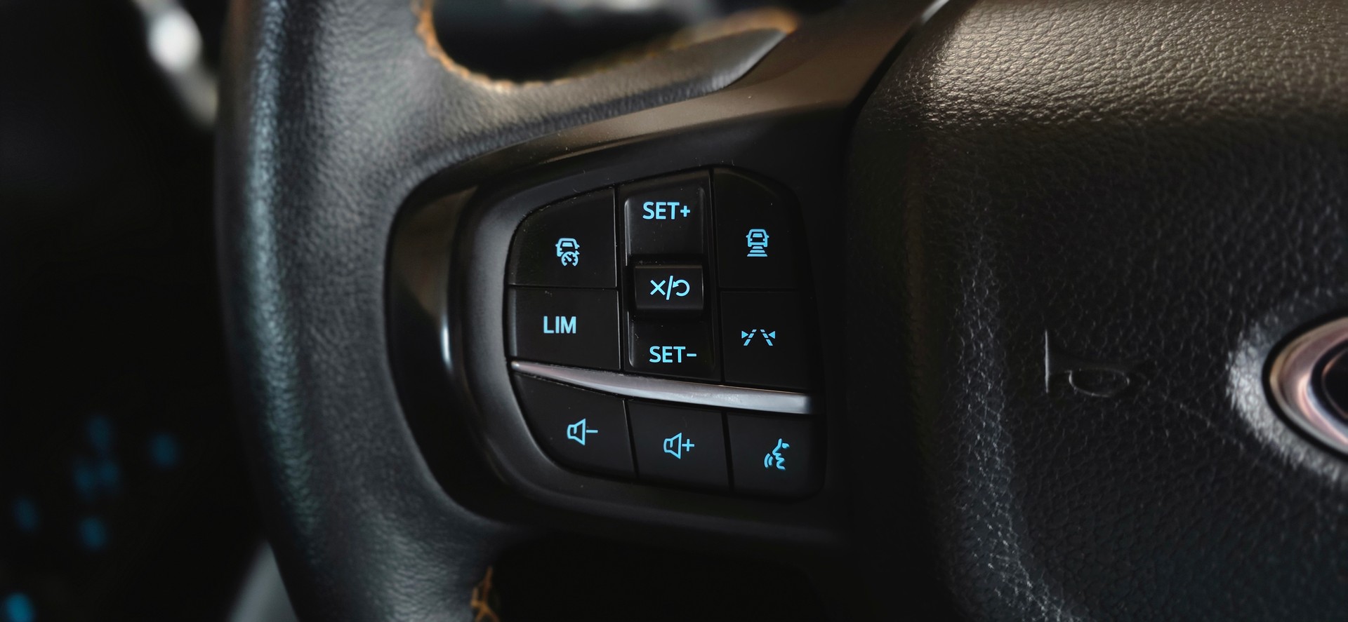 FORD Ranger Wildtrak 2.0 Eco Blue e-4WD Automat-image-13