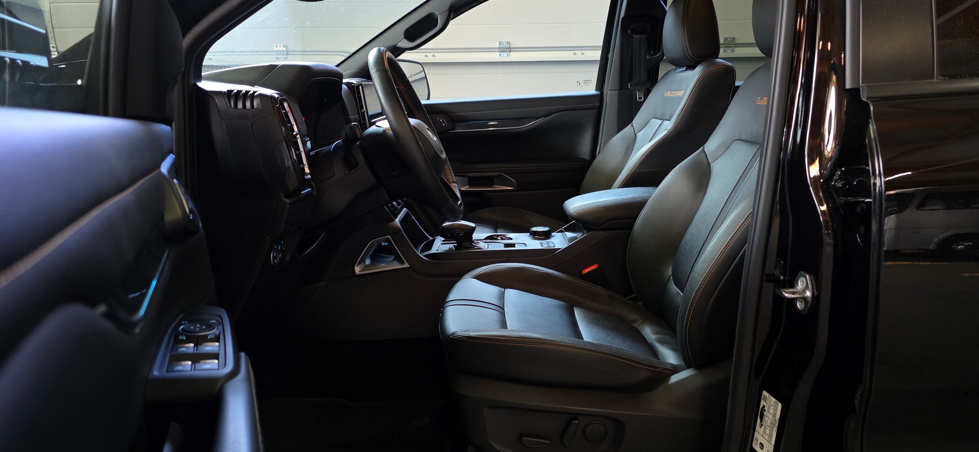 FORD Ranger Wildtrak 2.0 Eco Blue e-4WD Automat-image-8