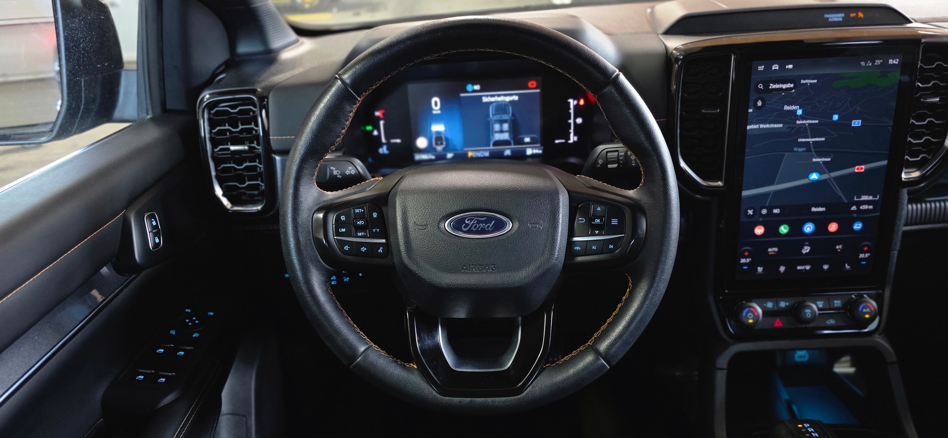 FORD Ranger Wildtrak 2.0 Eco Blue e-4WD Automat-image-11