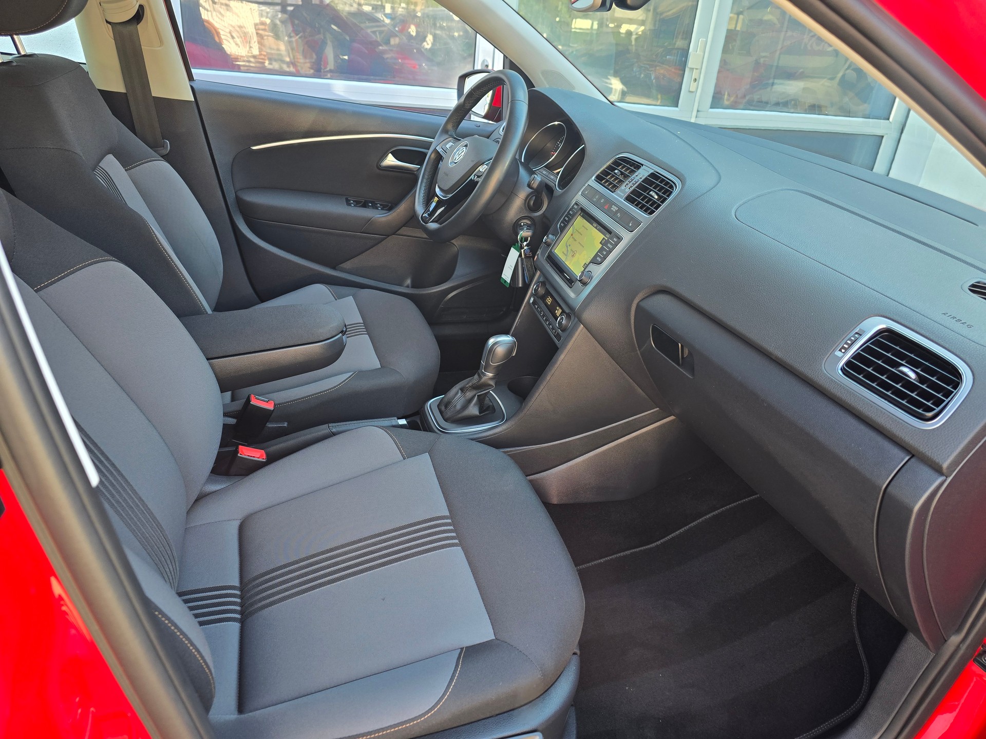 VW Polo 1.2 TSI BMT Allstar DSG-image-18